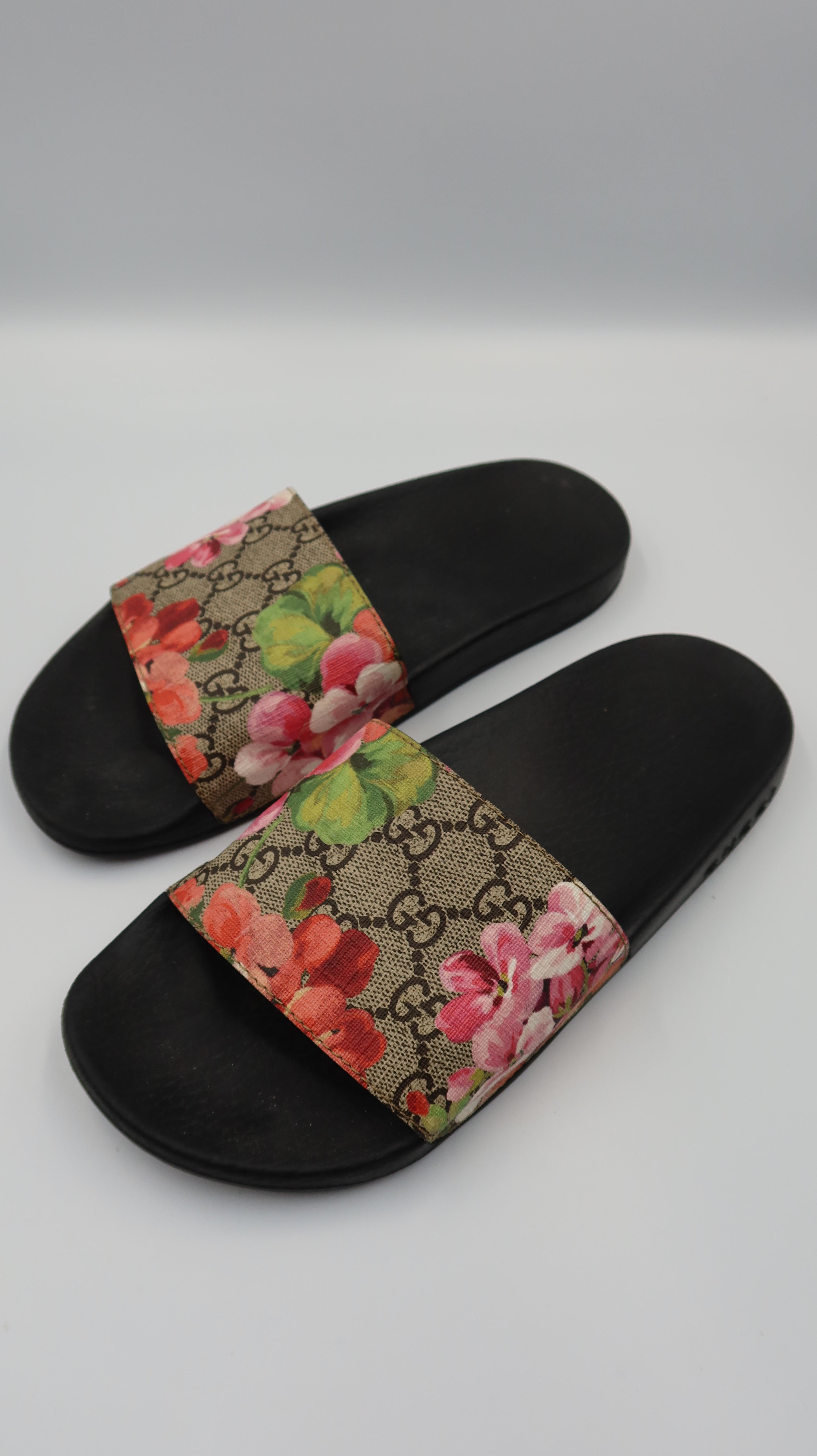 Gucci Slides (EU37)