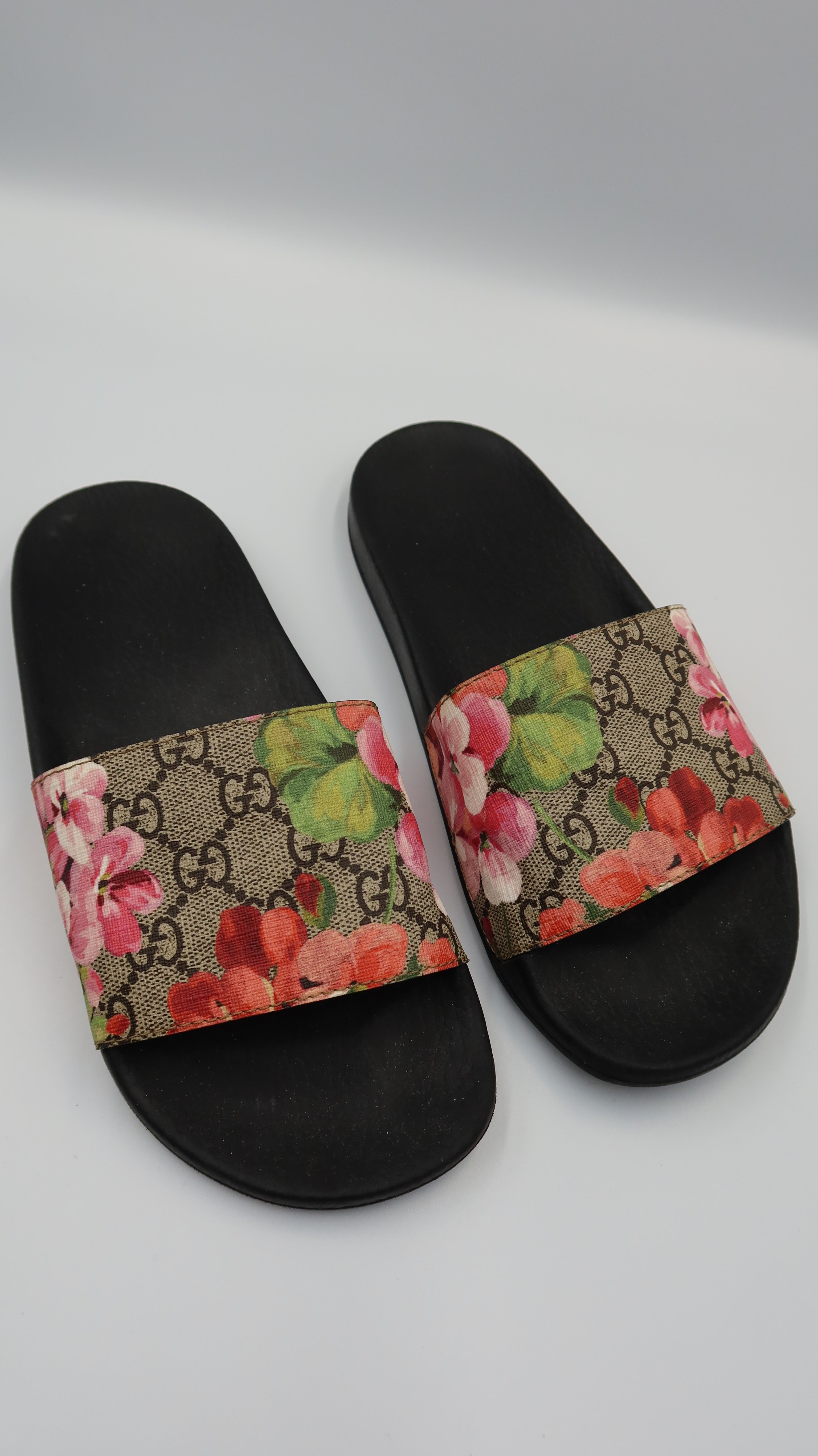 Gucci Slides (EU37)