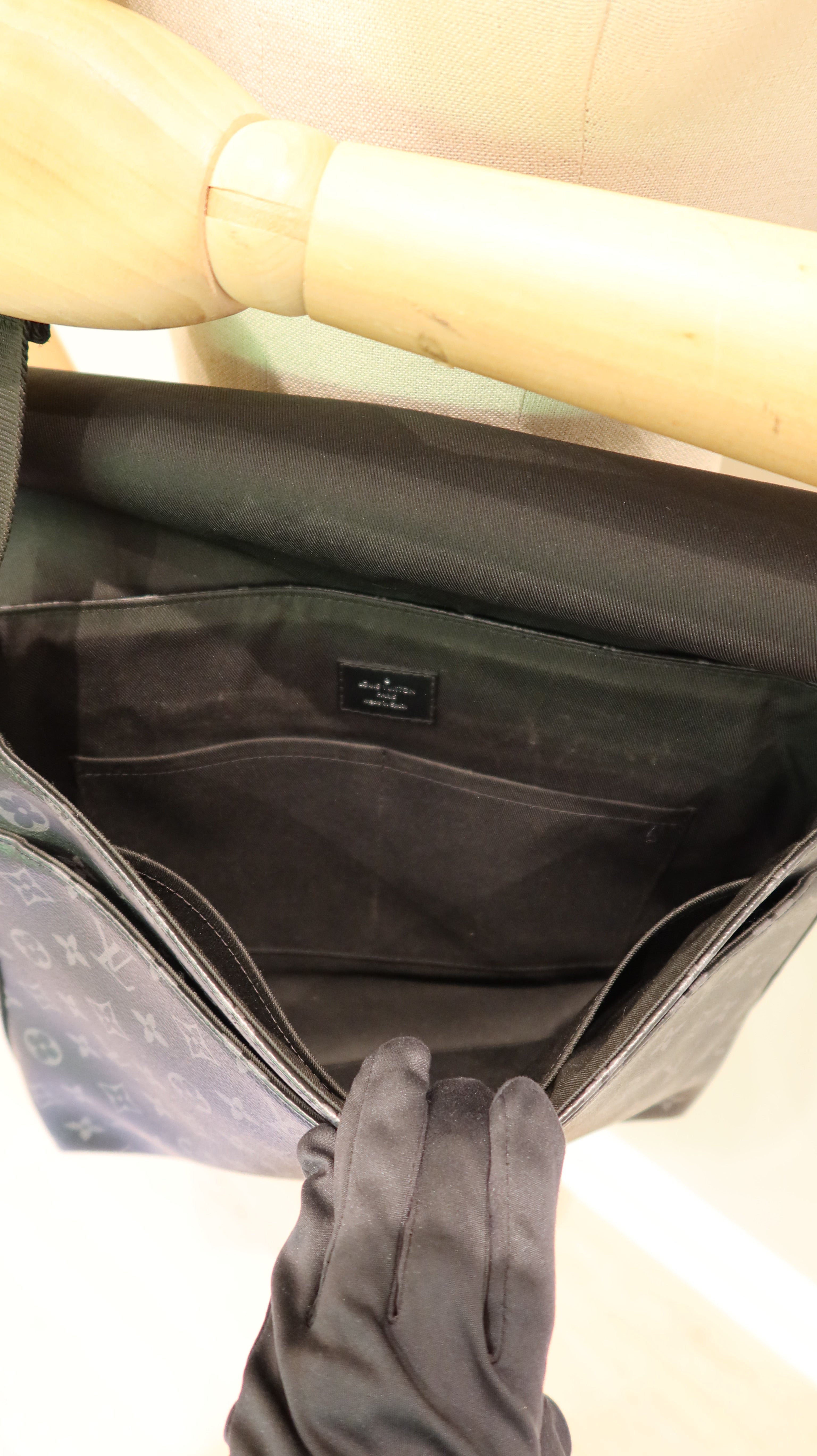 Louis Vuitton District Messenger Bag