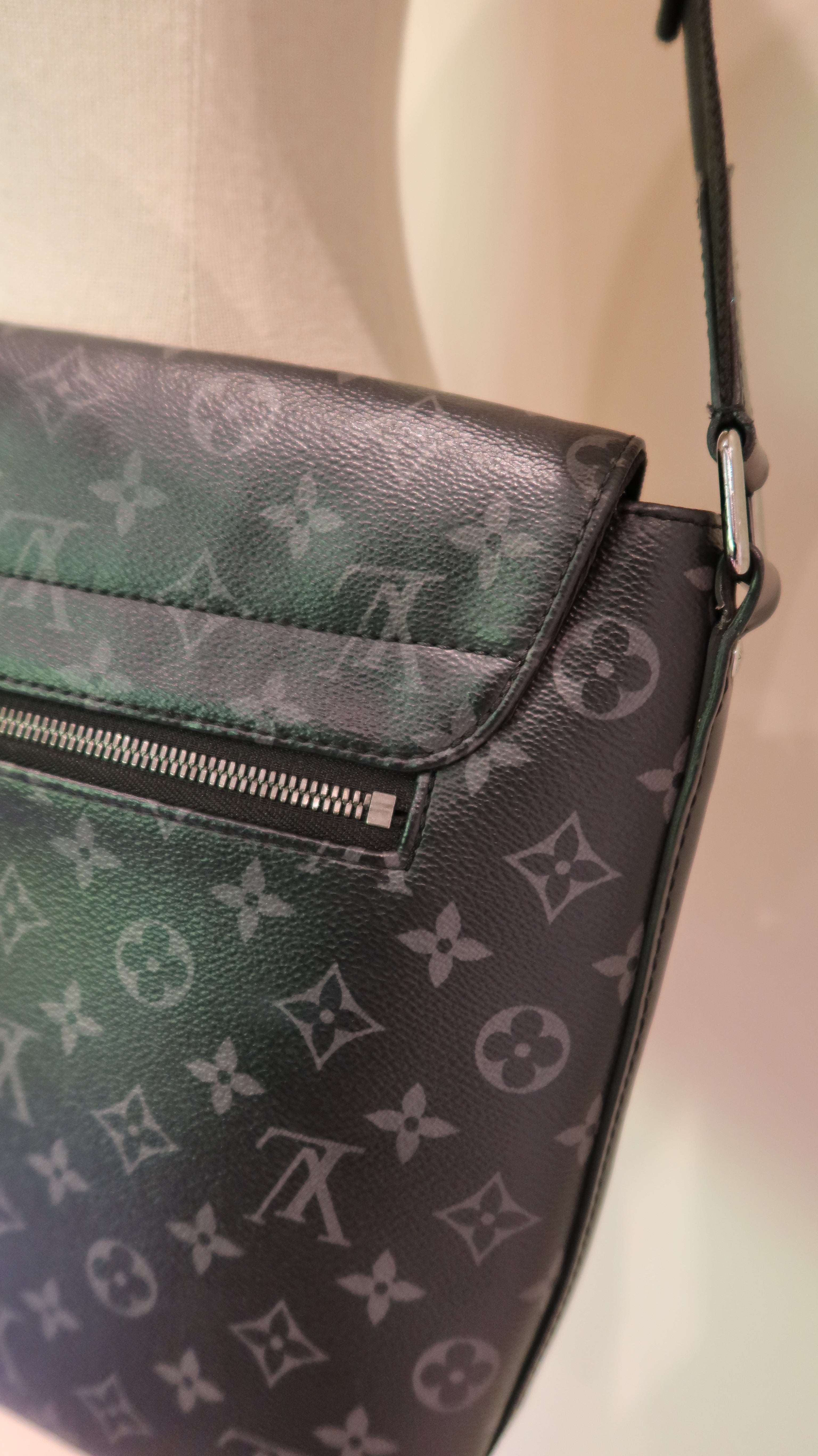 Louis Vuitton District Messenger Bag