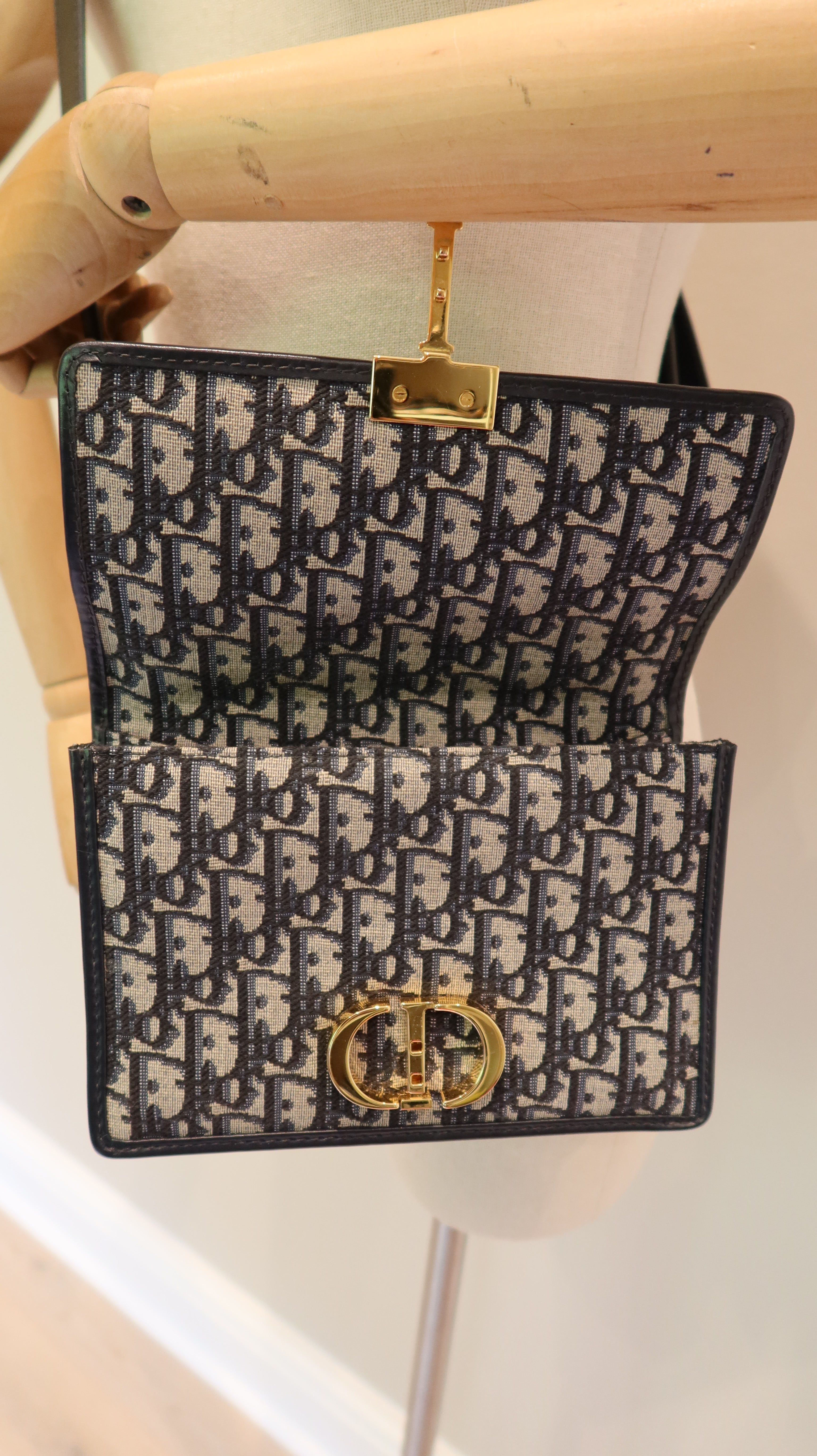 Dior 30 Montaigne Bag