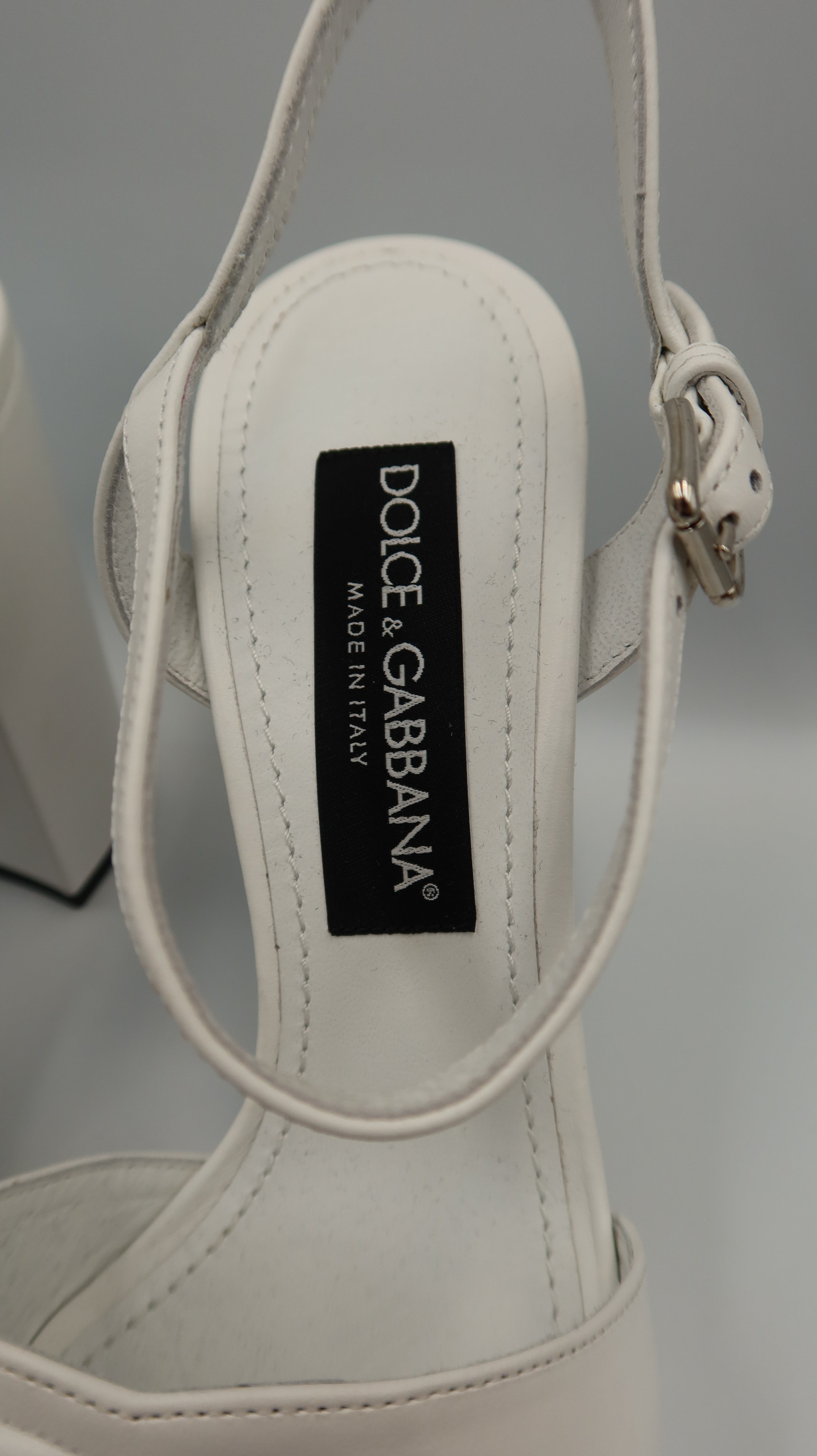 Dolce & Gabbana Heels (EU38.5)