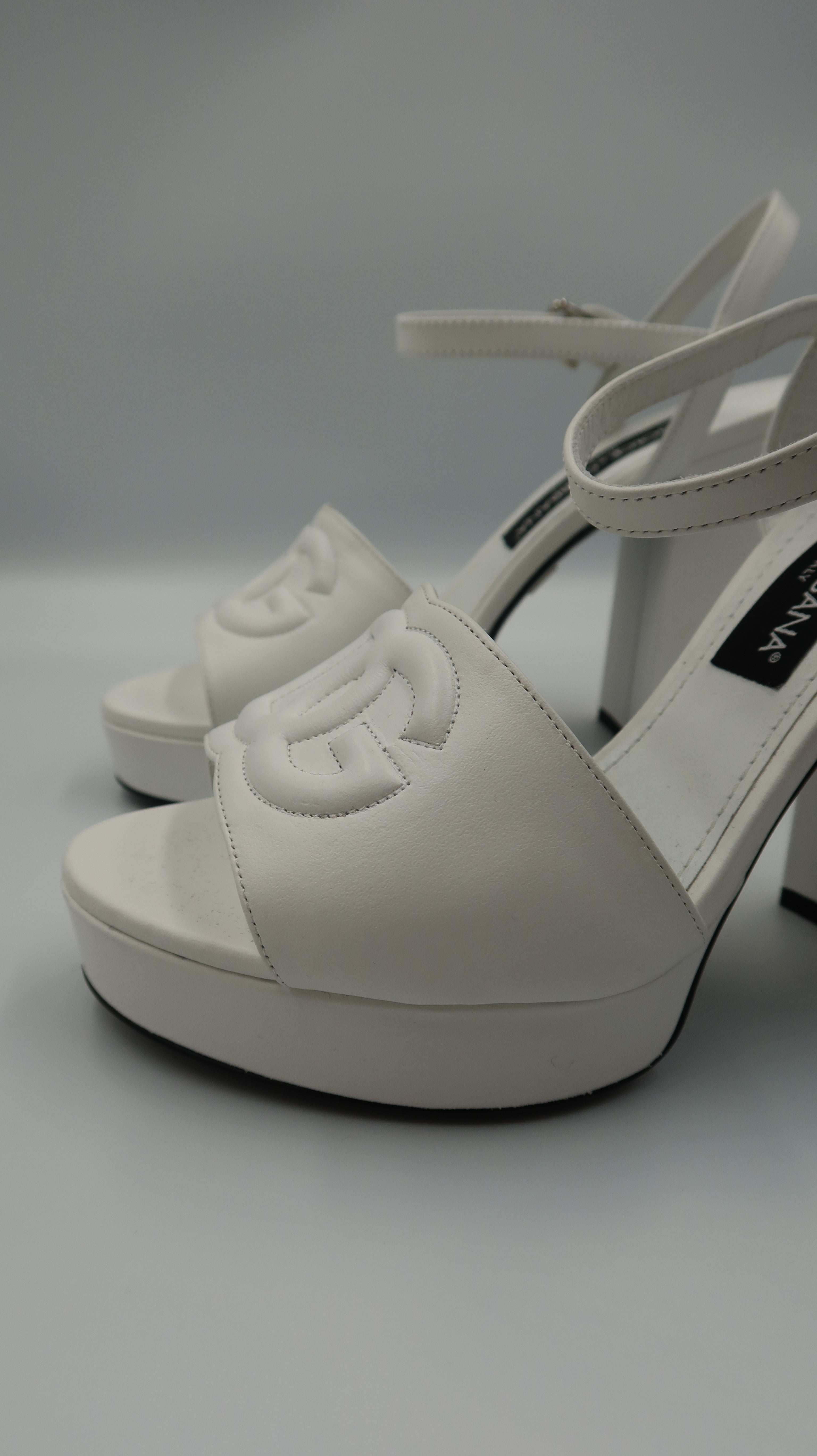 Dolce & Gabbana Heels (EU38.5)