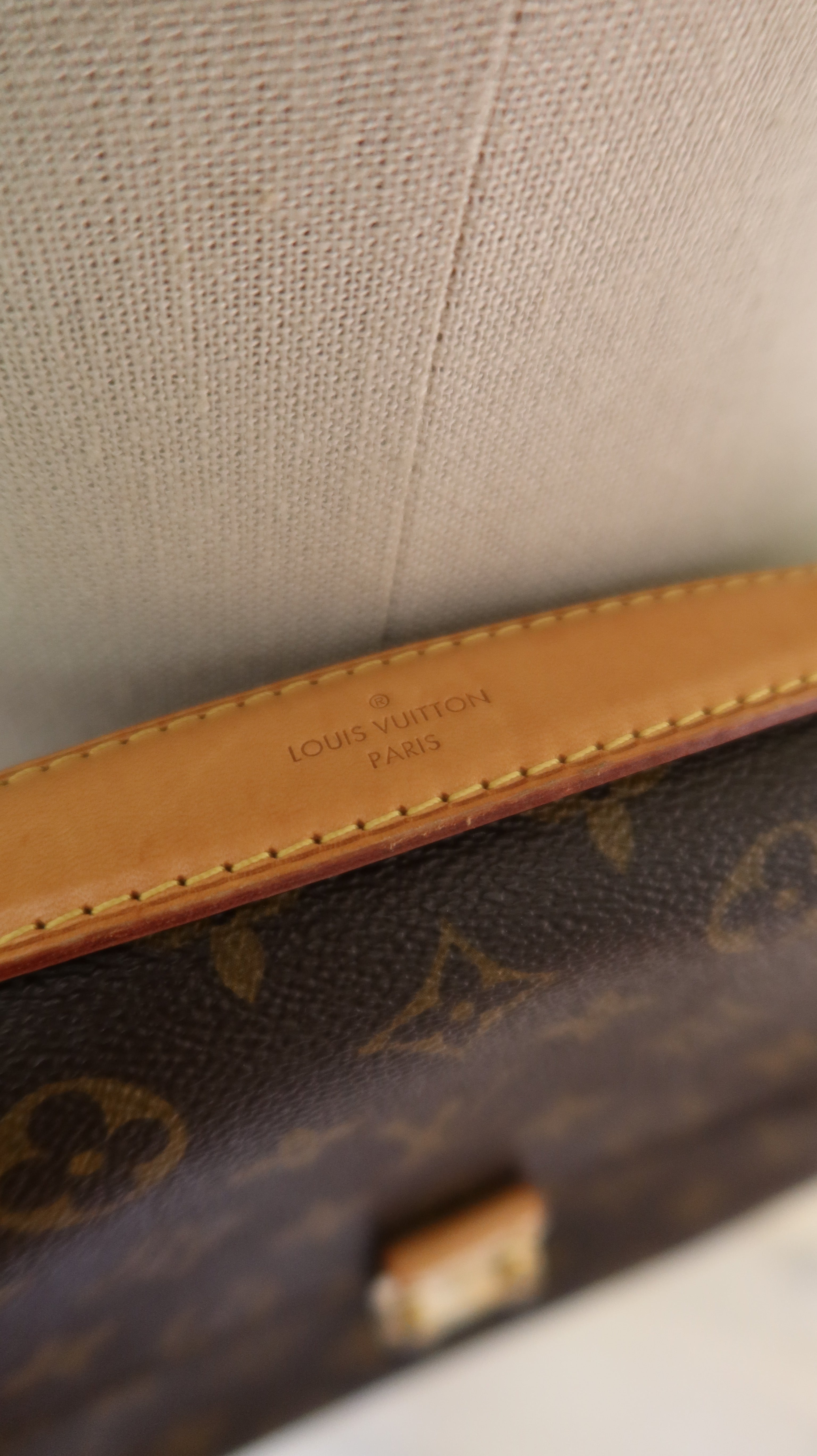 Louis Vuitton Metis Bag