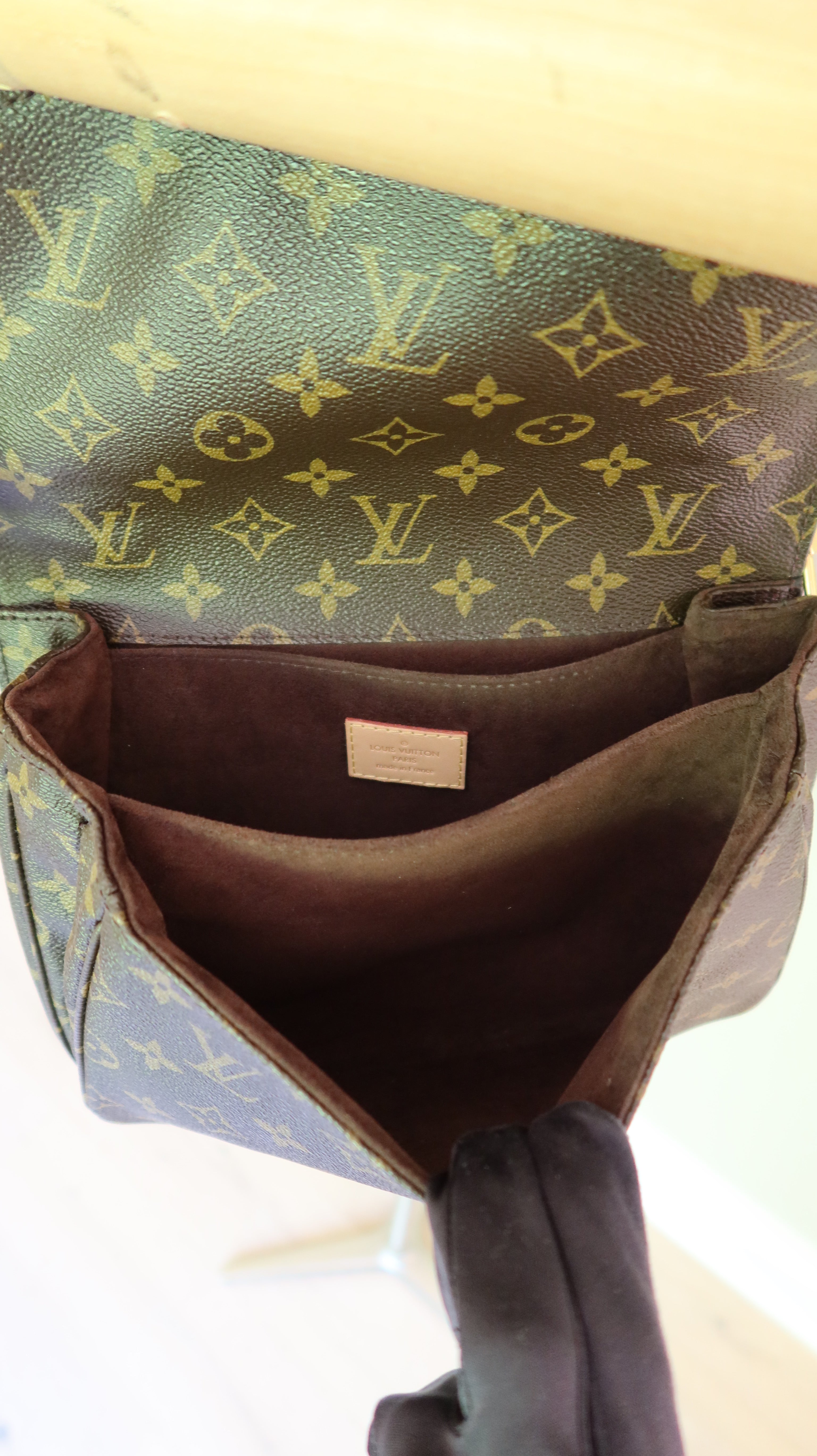 Louis Vuitton Metis Bag