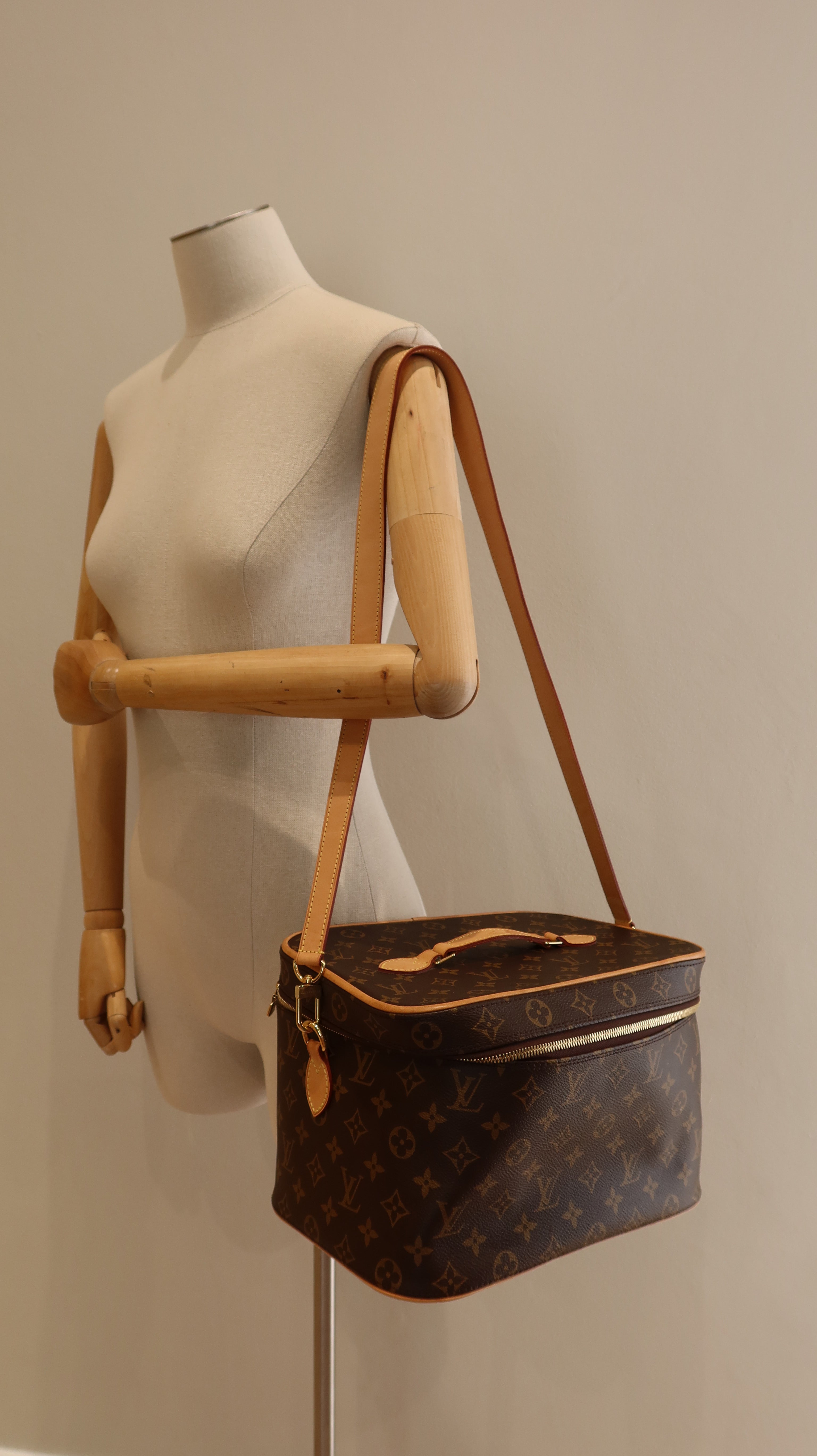 Louis Vuitton Nice Vanity Bag
