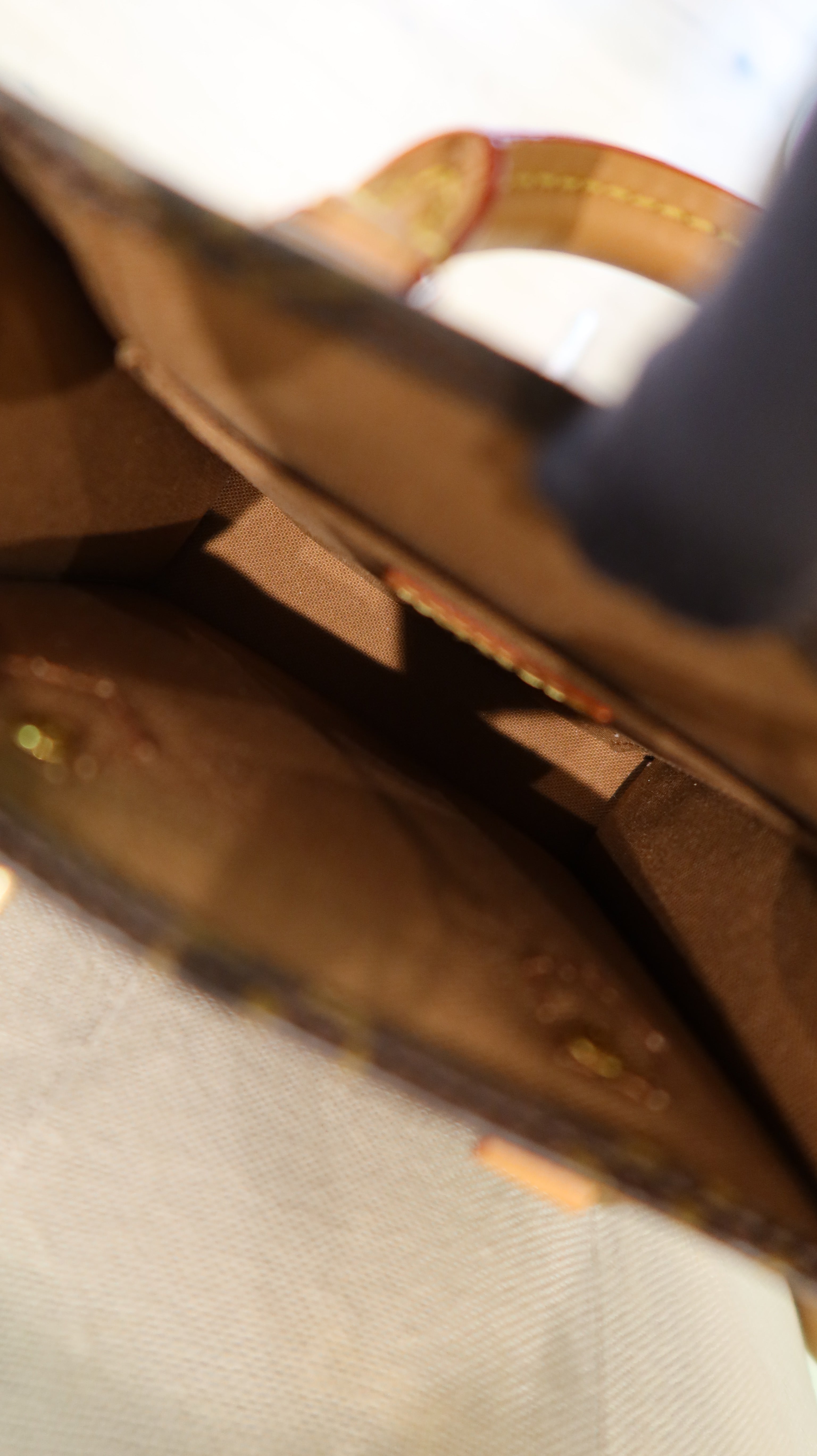 Louis Vuitton Petit Sac Plat