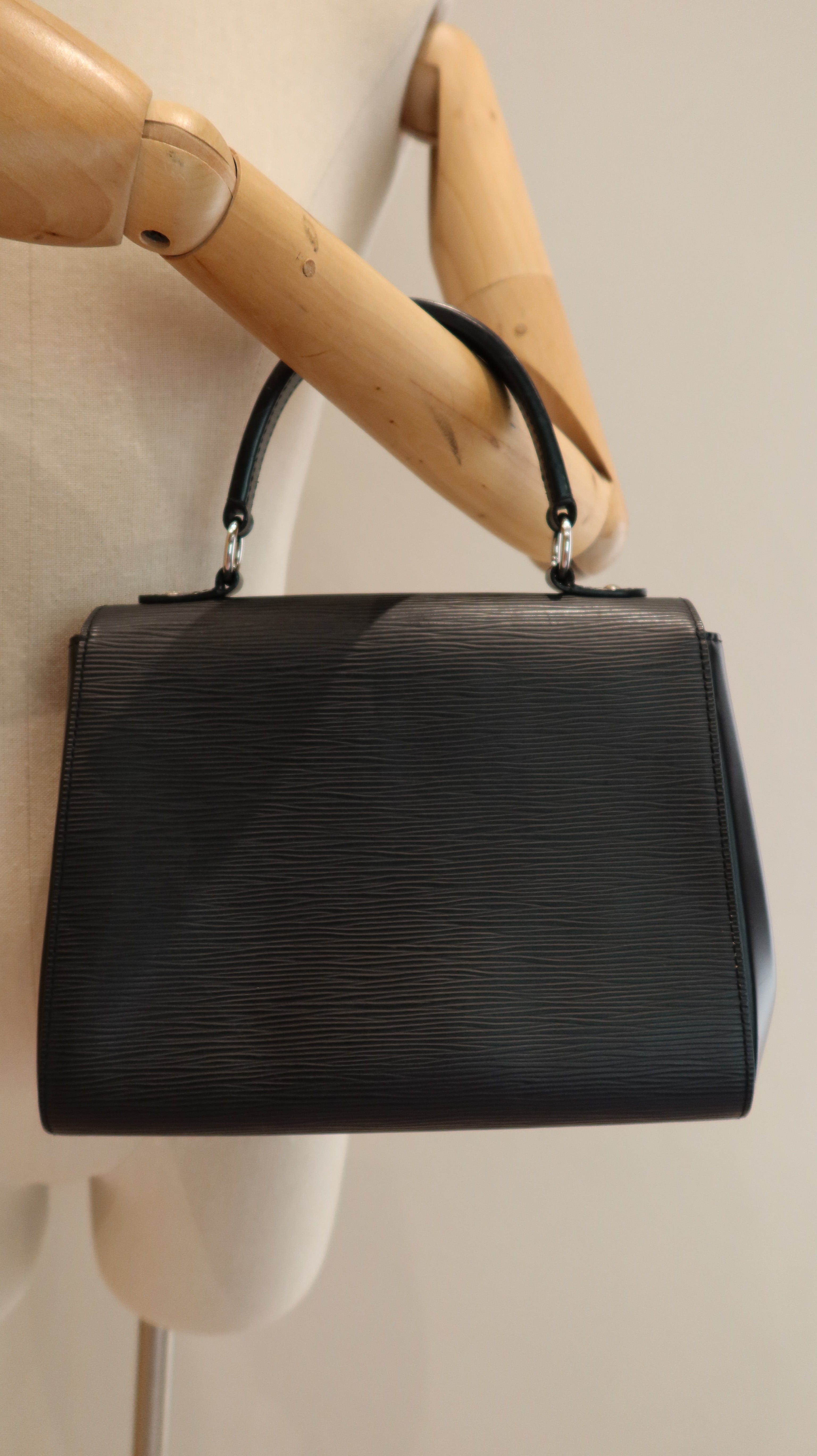 Louis Vuitton Cluny Bag