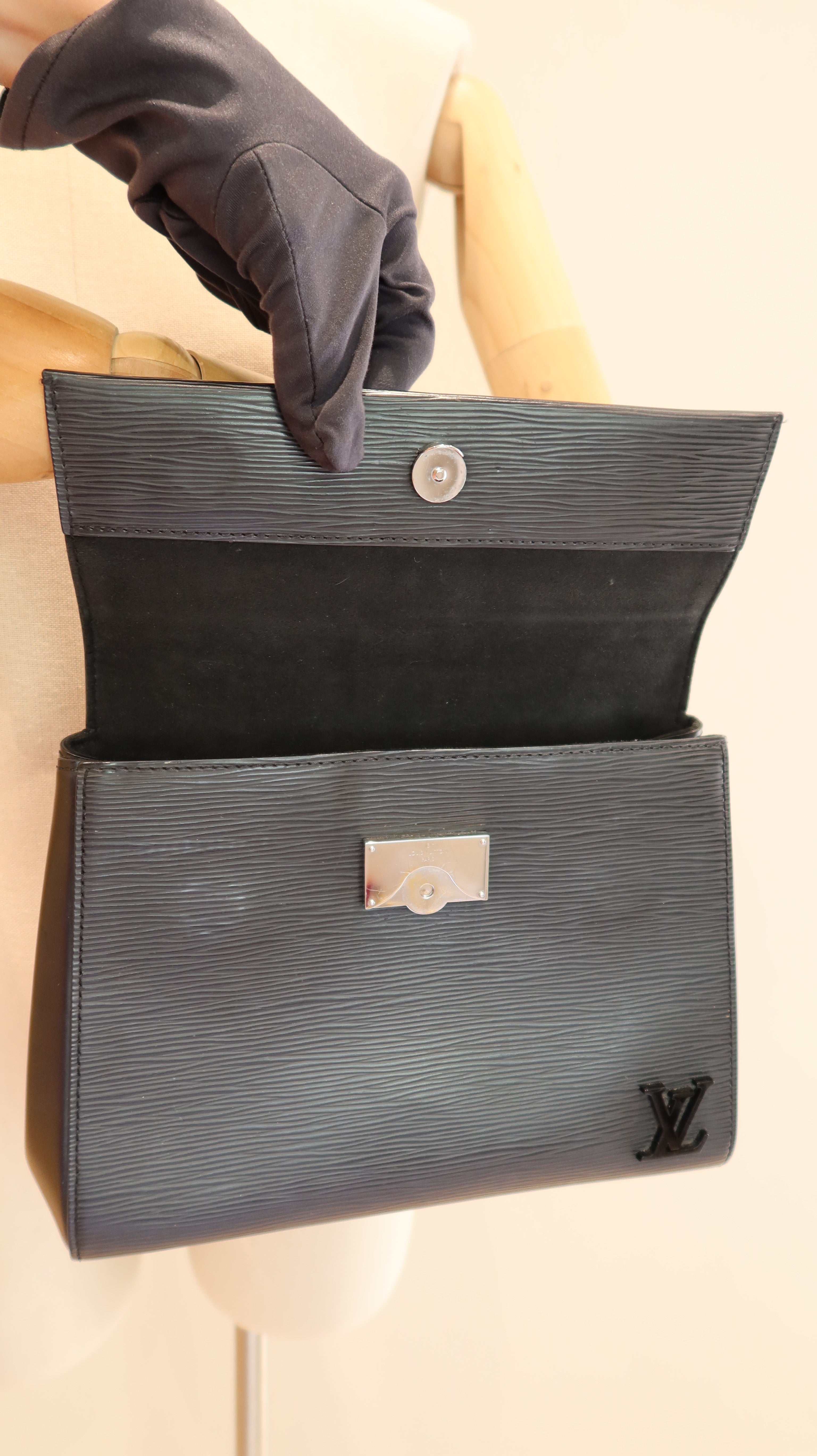 Louis Vuitton Cluny Bag