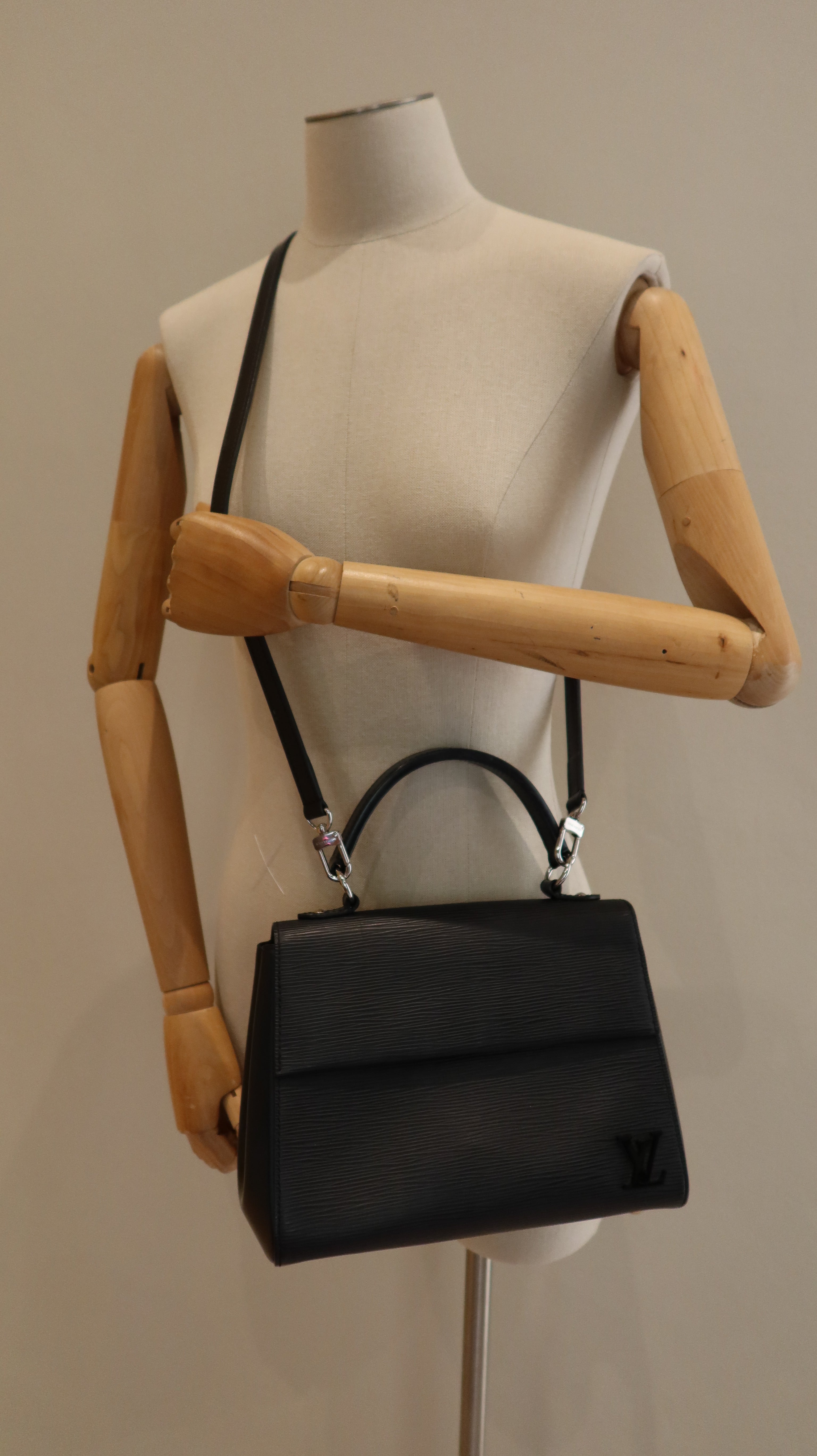 Louis Vuitton Cluny Bag