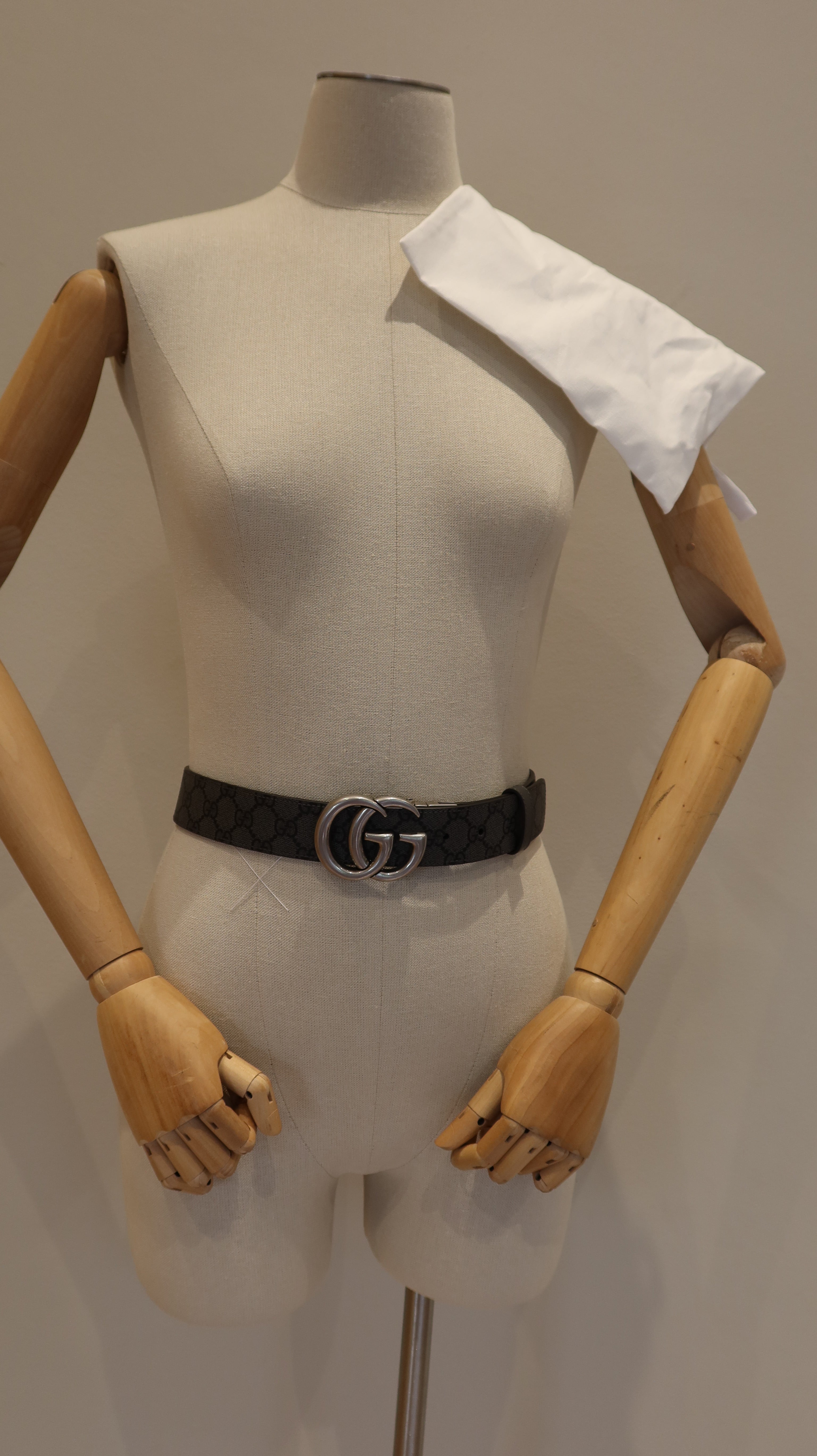 Gucci Reversible Belt (105/42)