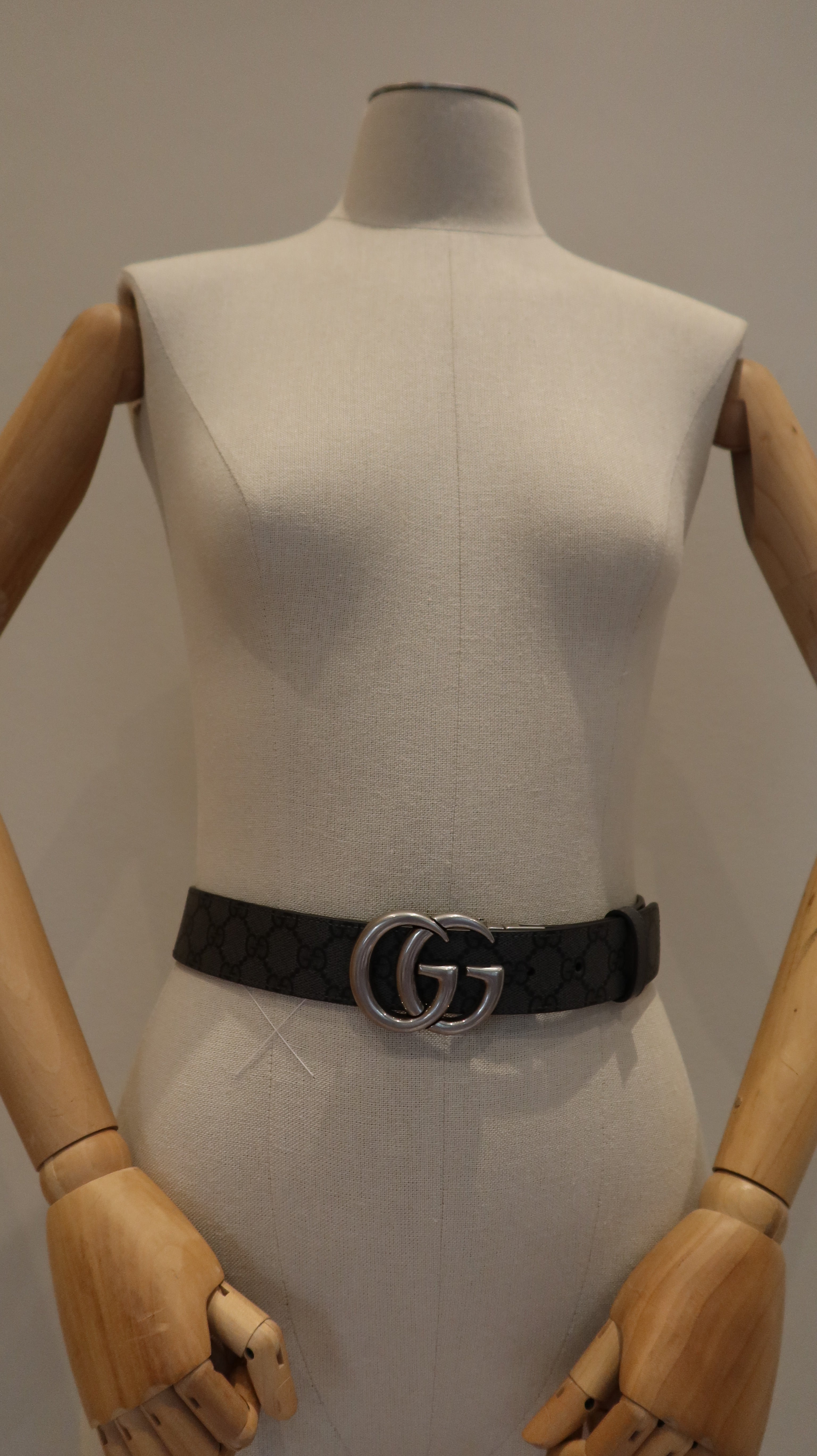 Gucci Reversible Belt (105/42)