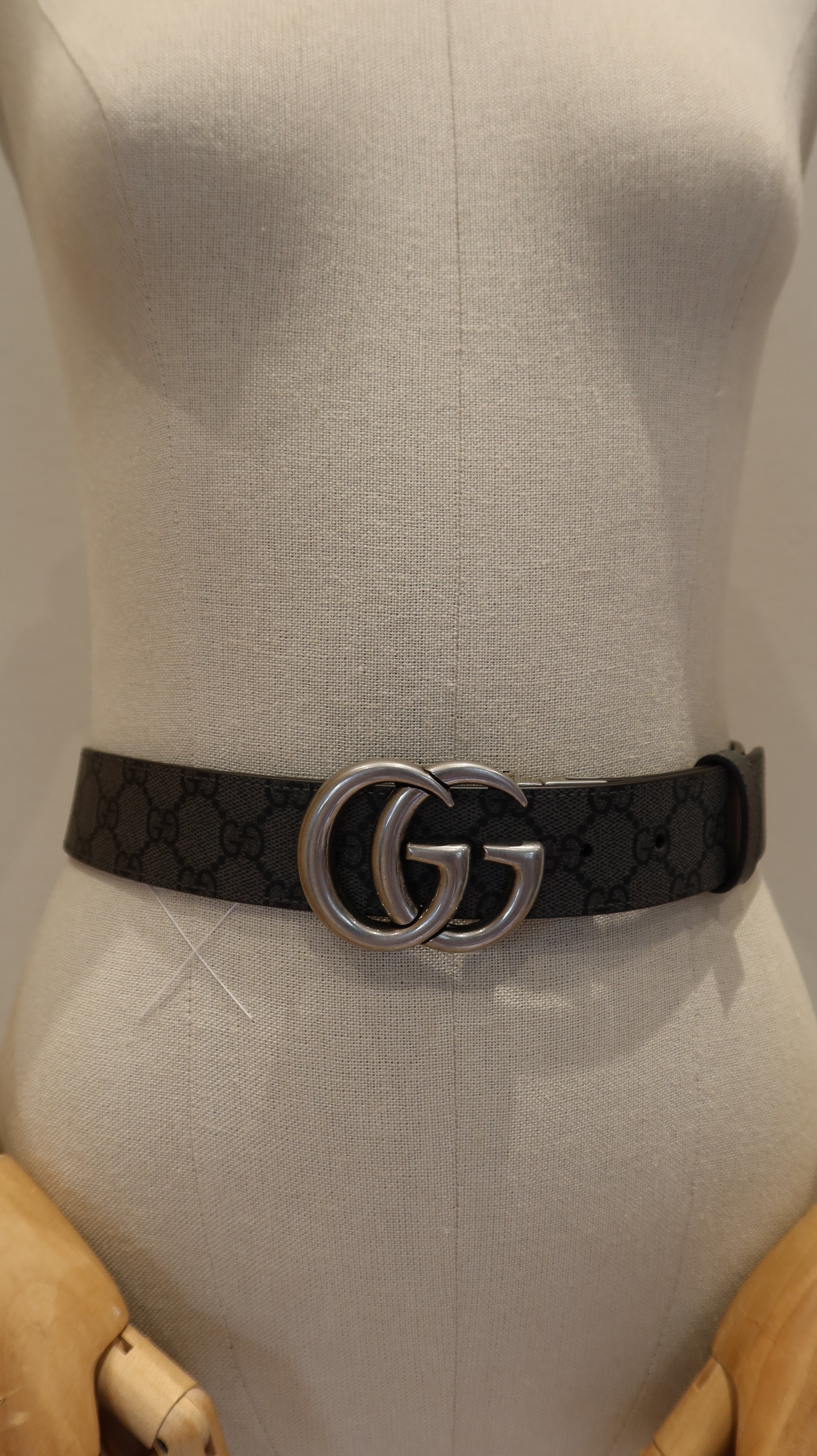 Gucci Reversible Belt (105/42)