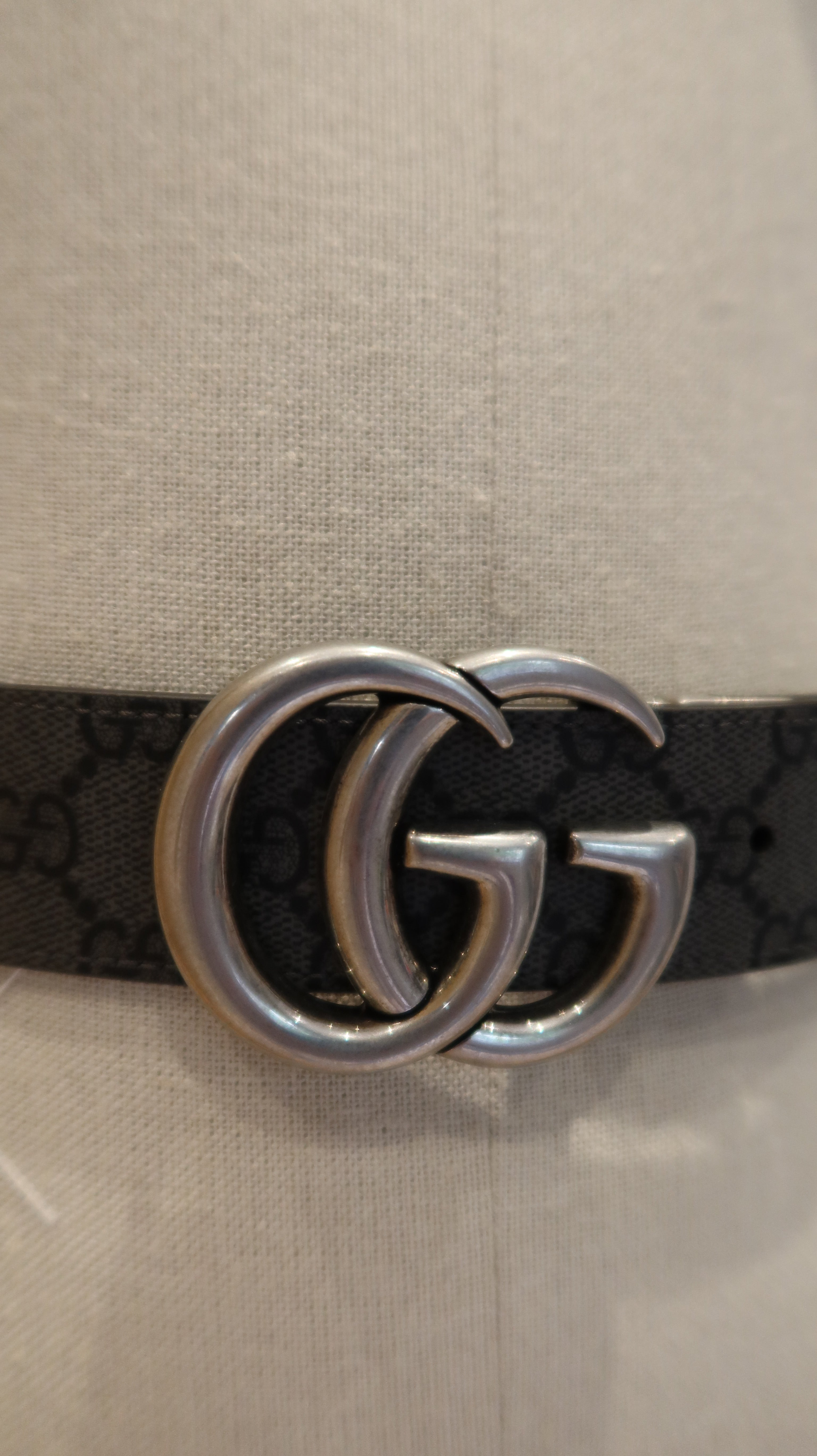 Gucci Reversible Belt (105/42)