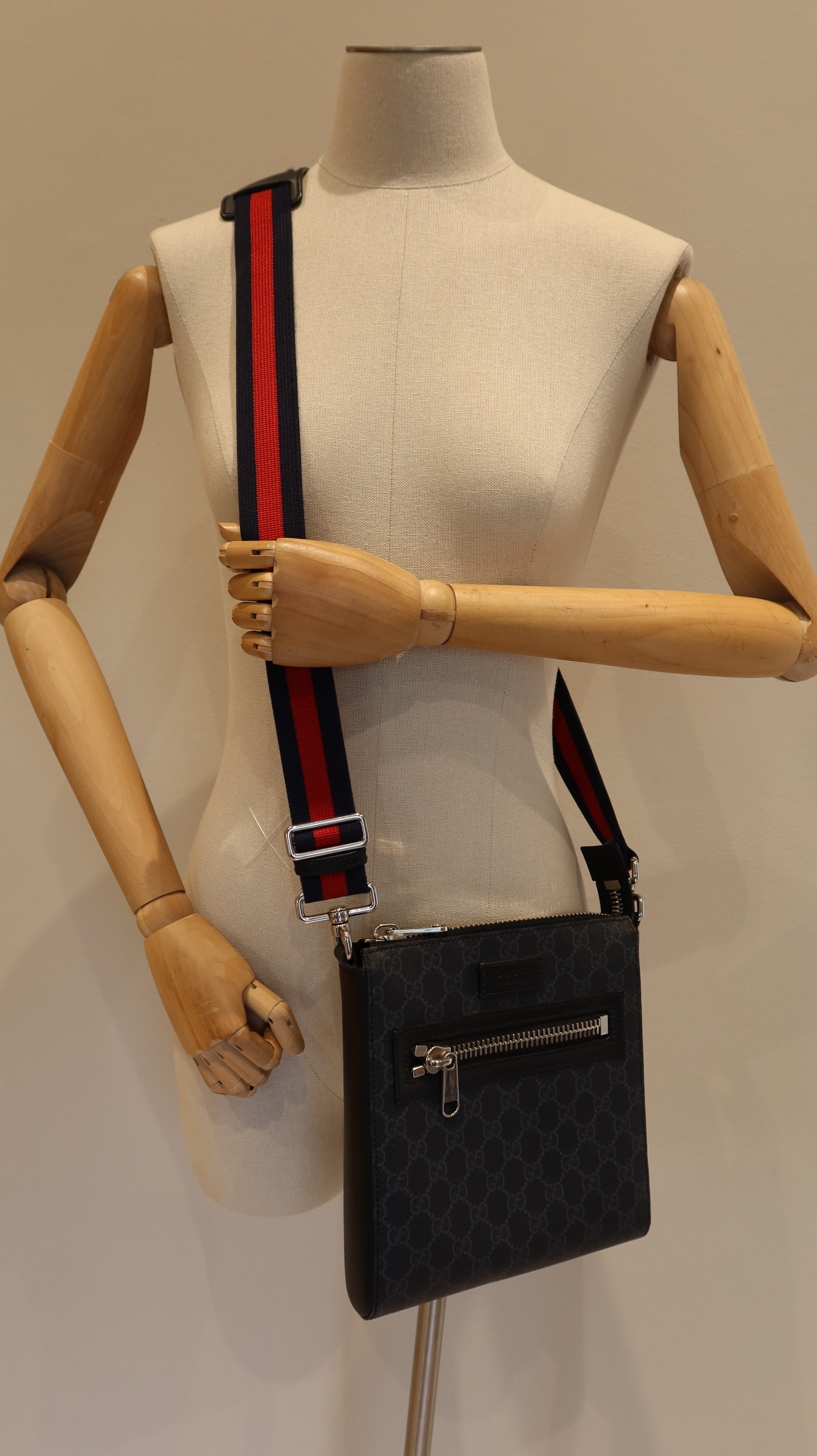 Gucci Messenger Bag *Full Set*