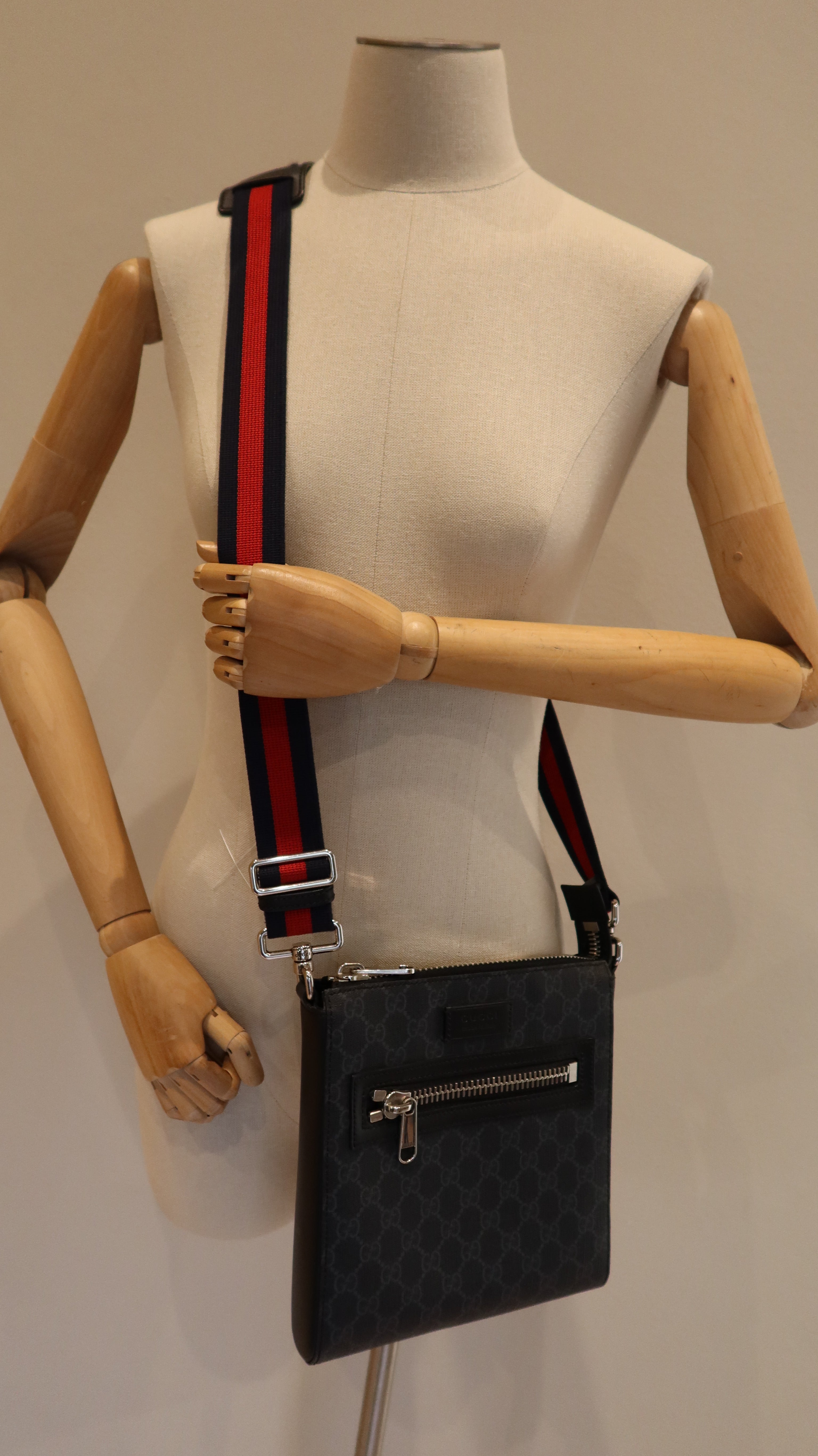 Gucci Messenger Bag *Full Set*