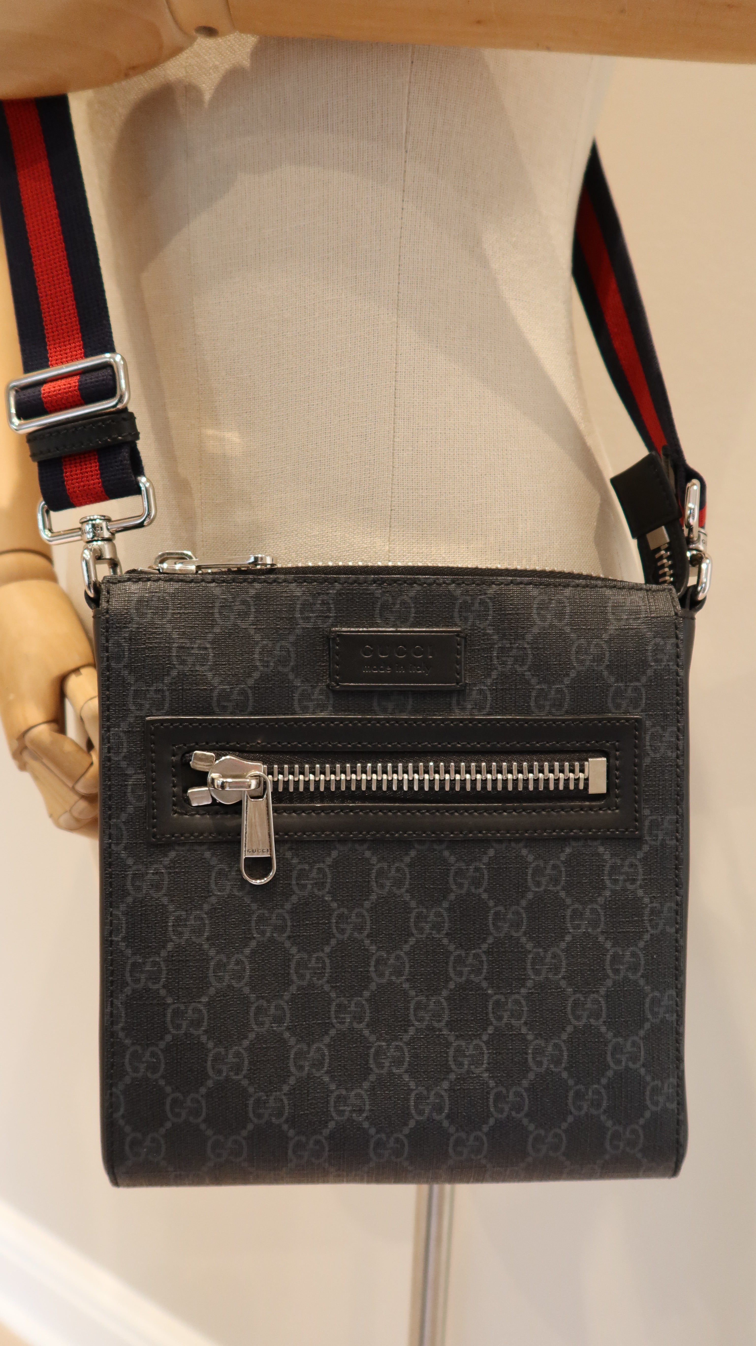 Gucci Messenger Bag *Full Set*