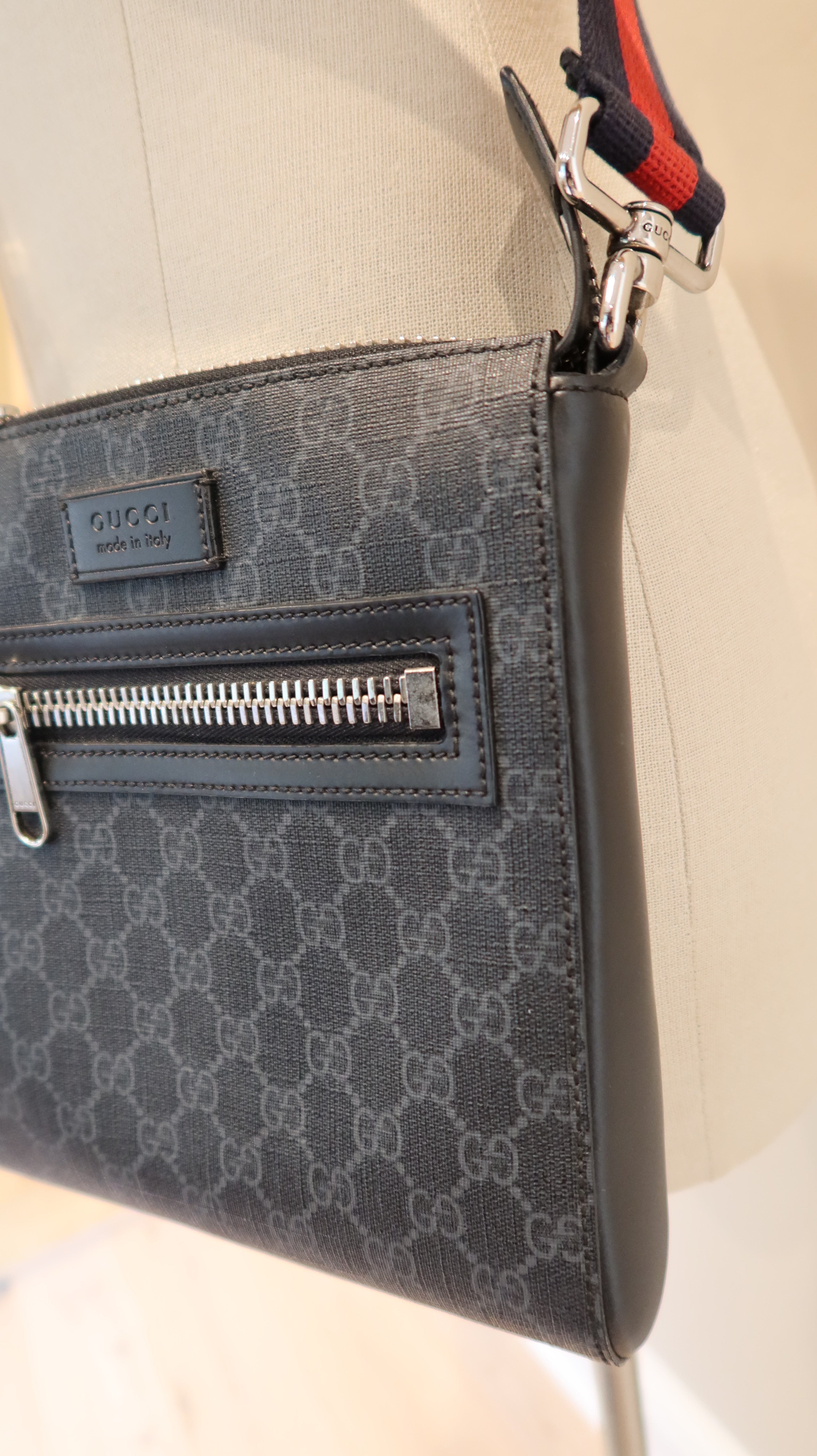 Gucci Messenger Bag *Full Set*
