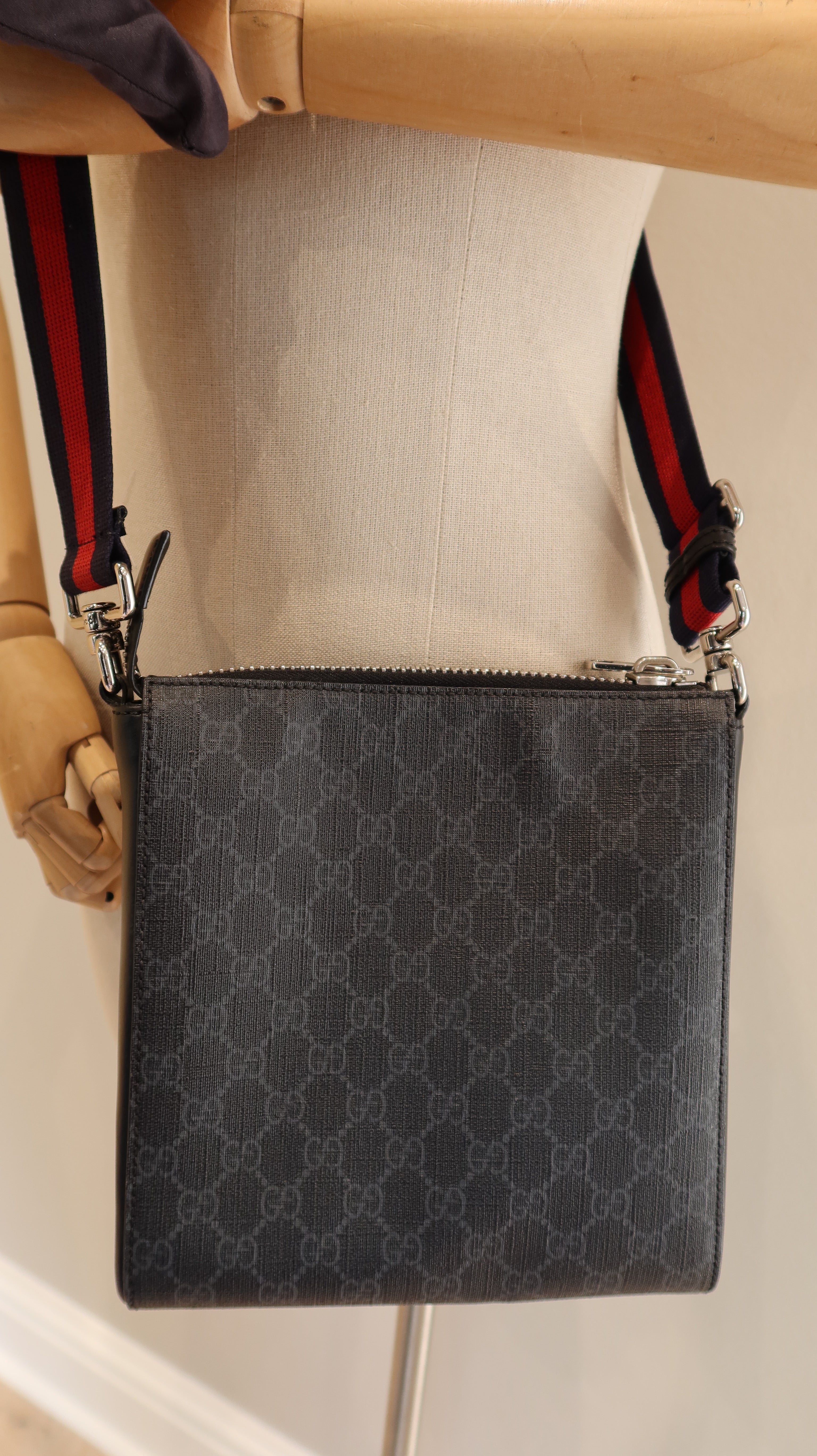 Gucci Messenger Bag *Full Set*