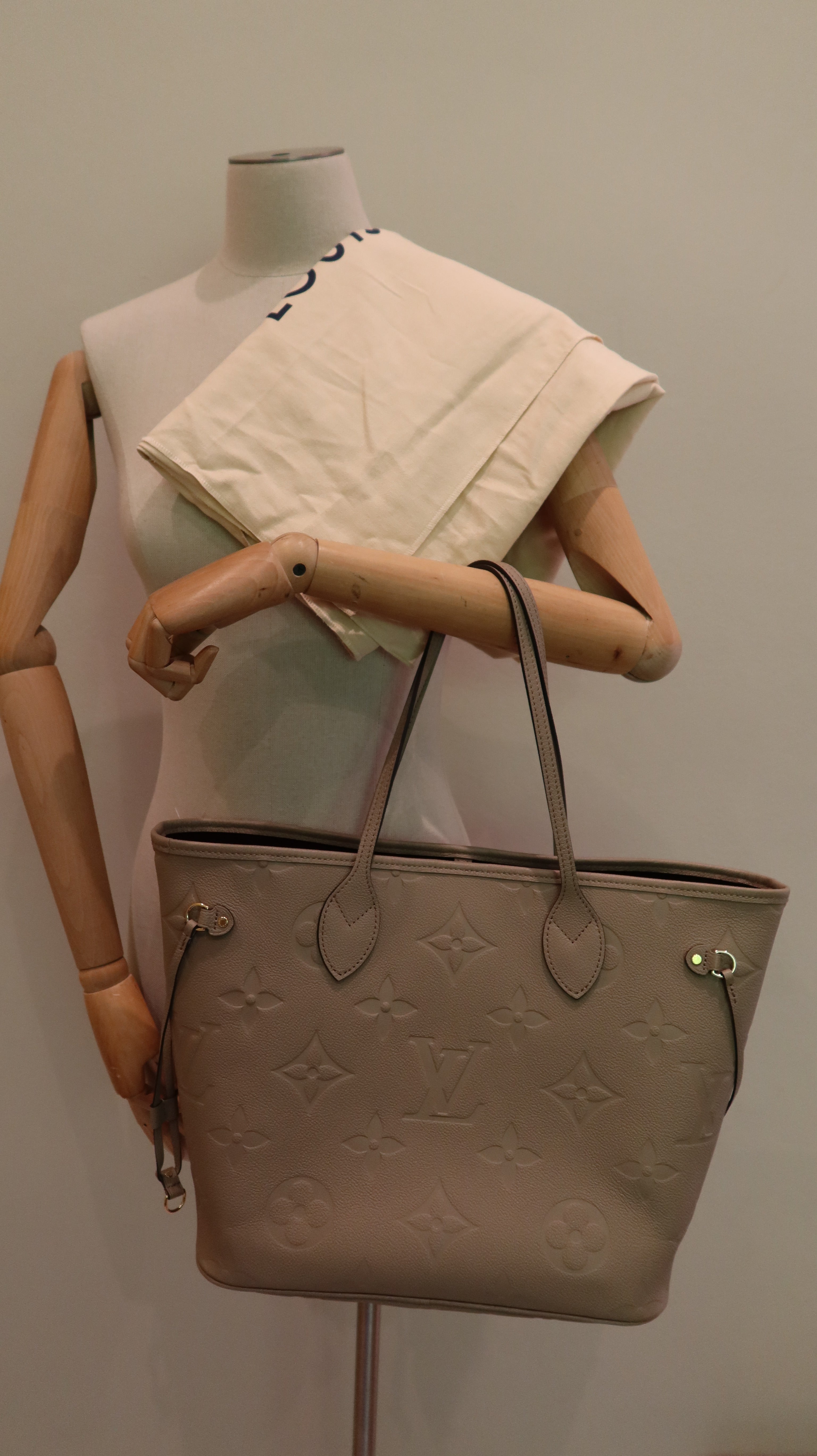 Louis Vuitton Neverfull MM *Store Fresh/Full Set*