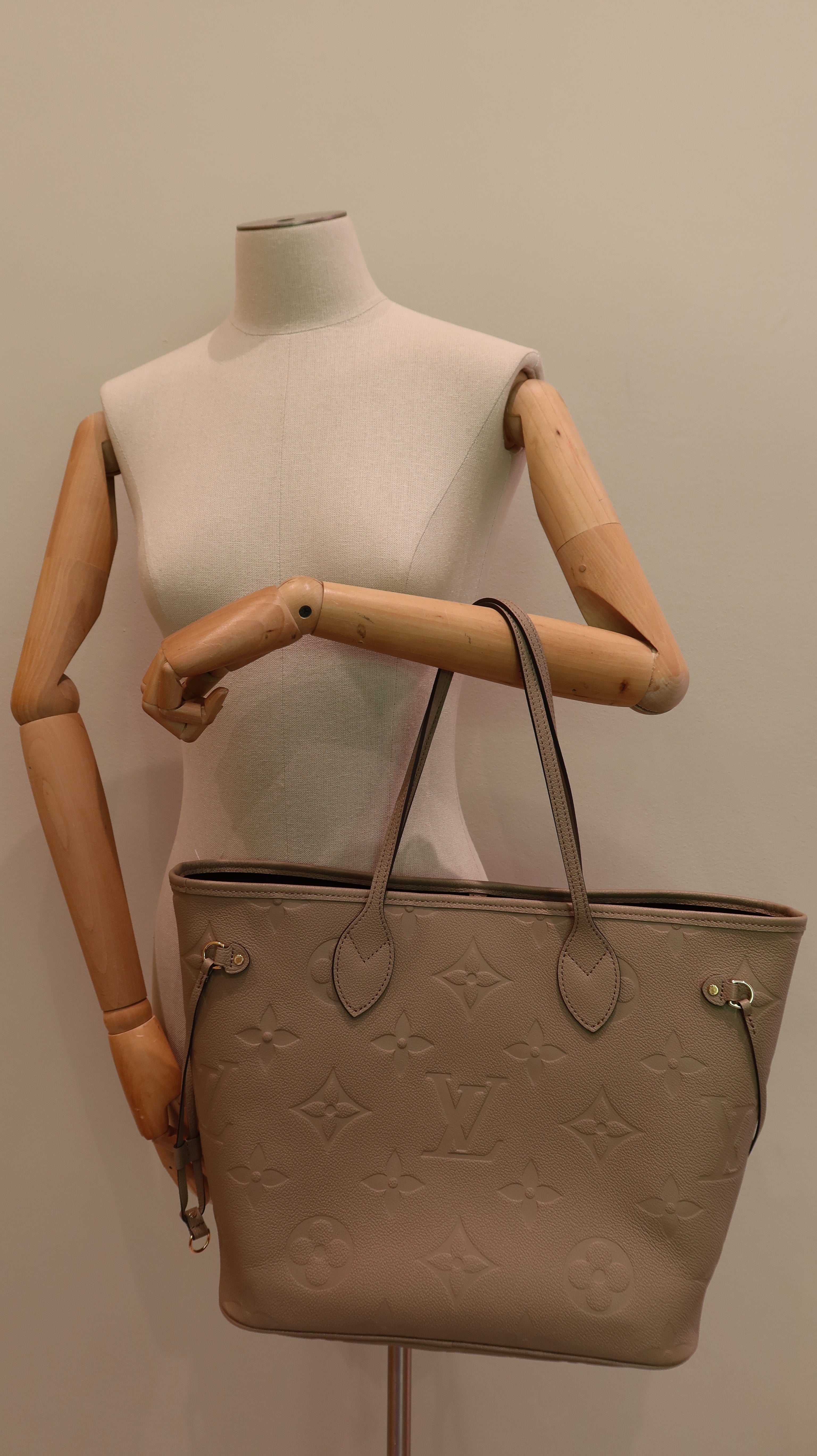 Louis Vuitton Neverfull MM *Store Fresh/Full Set*