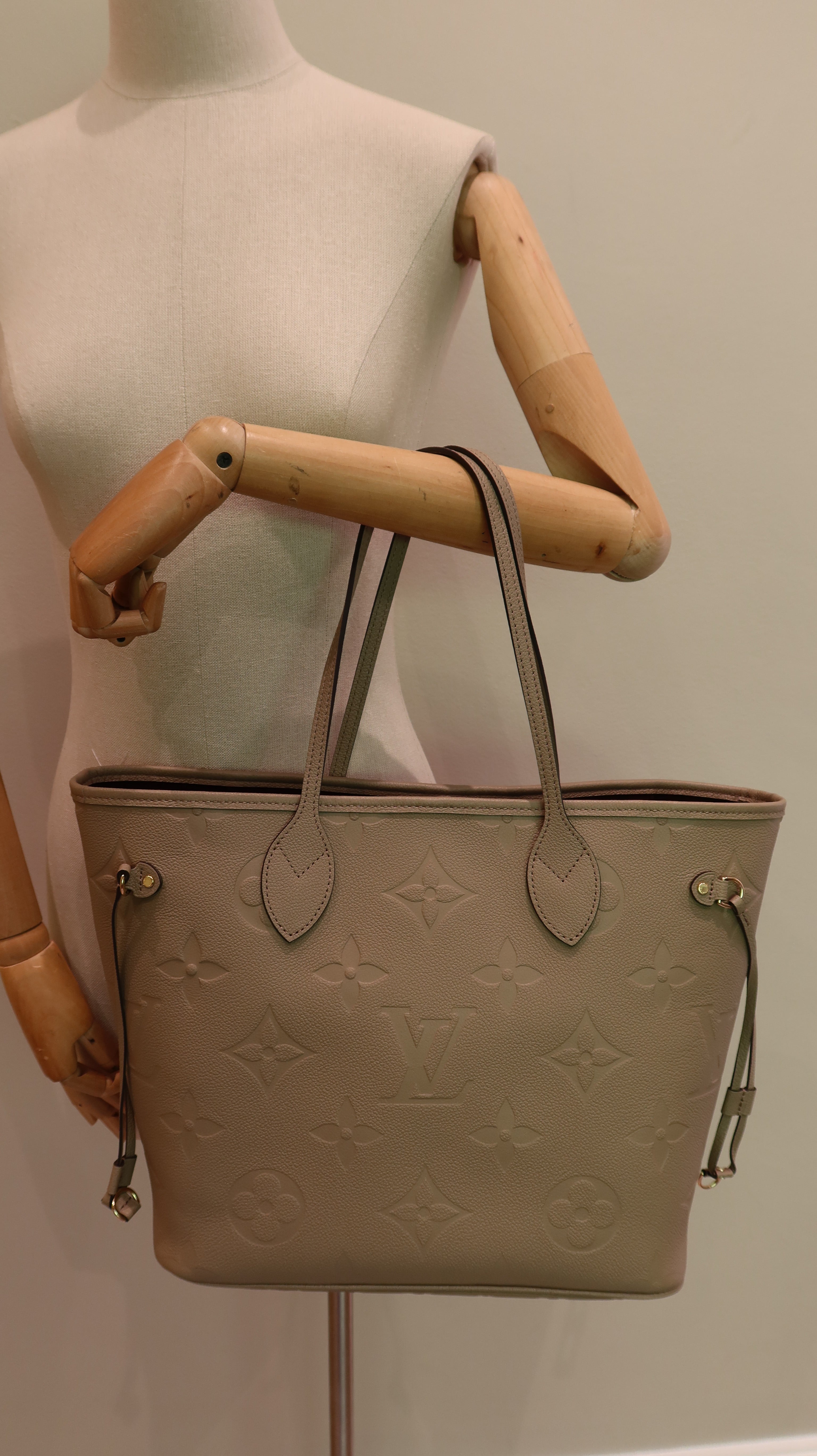 Louis Vuitton Neverfull MM *Store Fresh/Full Set*