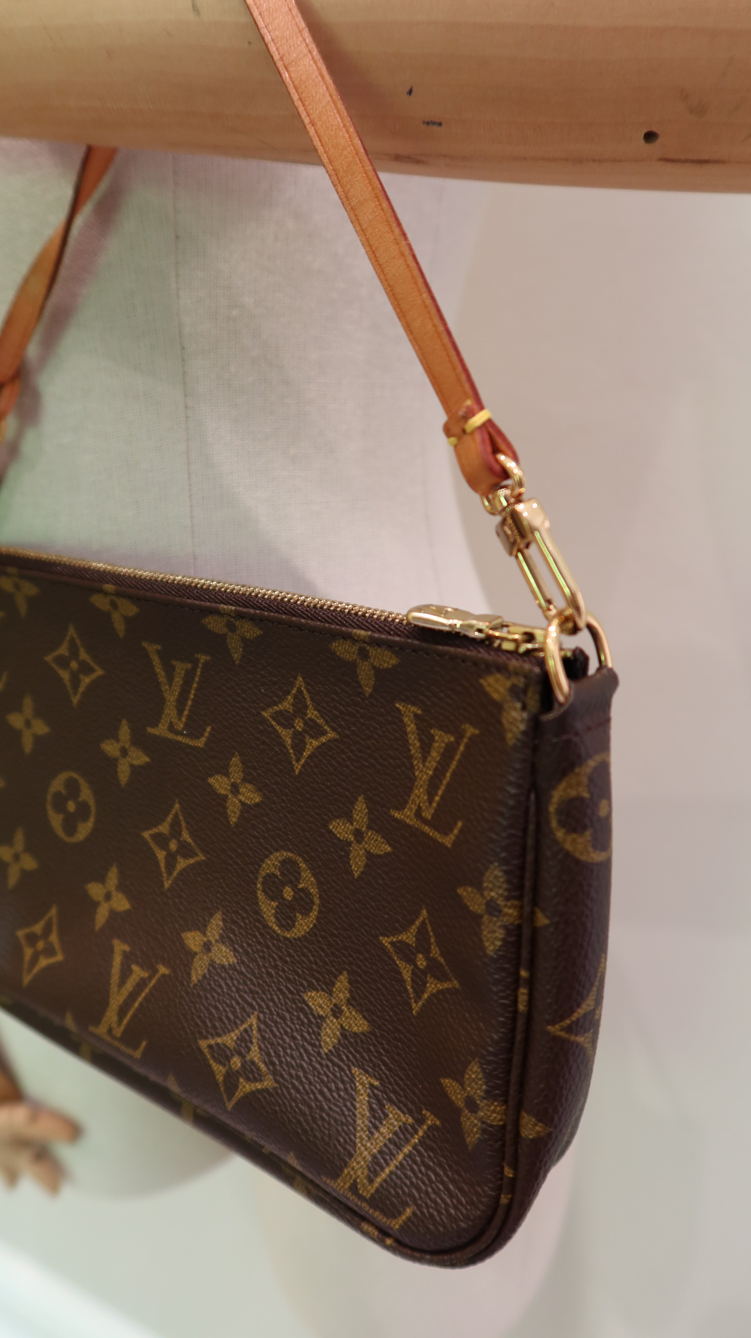 Louis Vuitton Pochette Accessoires