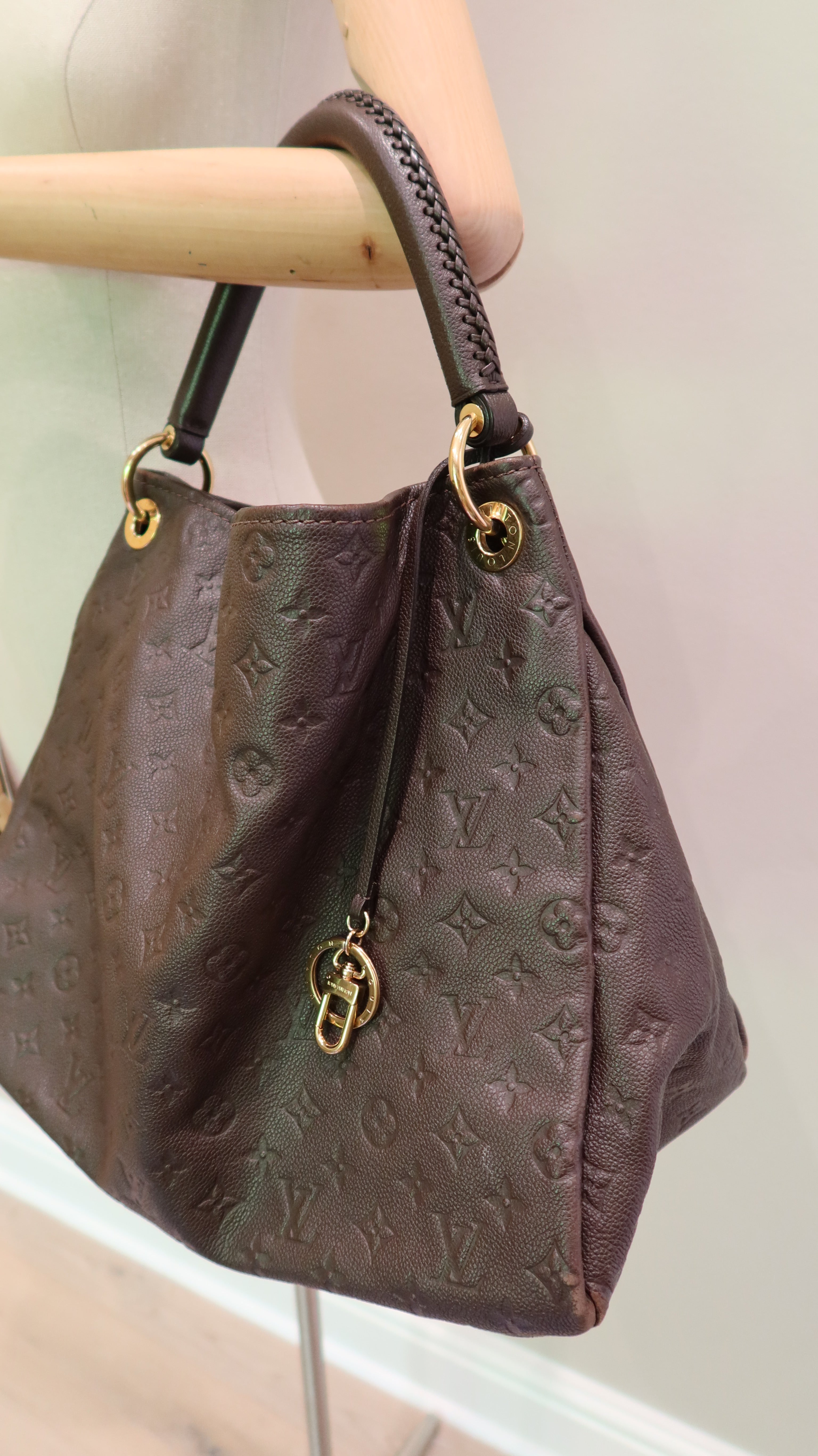 Louis Vuitton Artsy MM