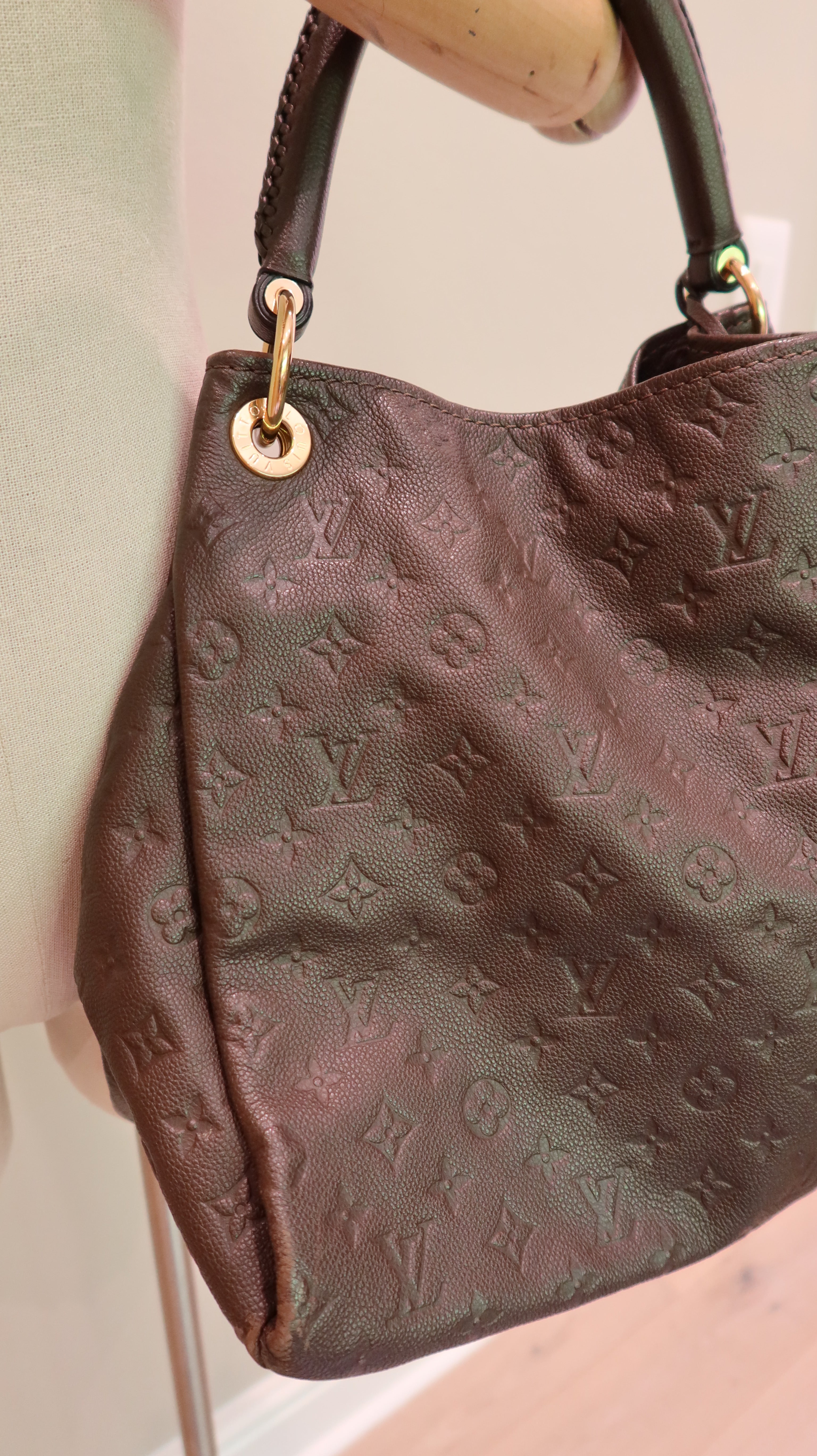 Louis Vuitton Artsy MM