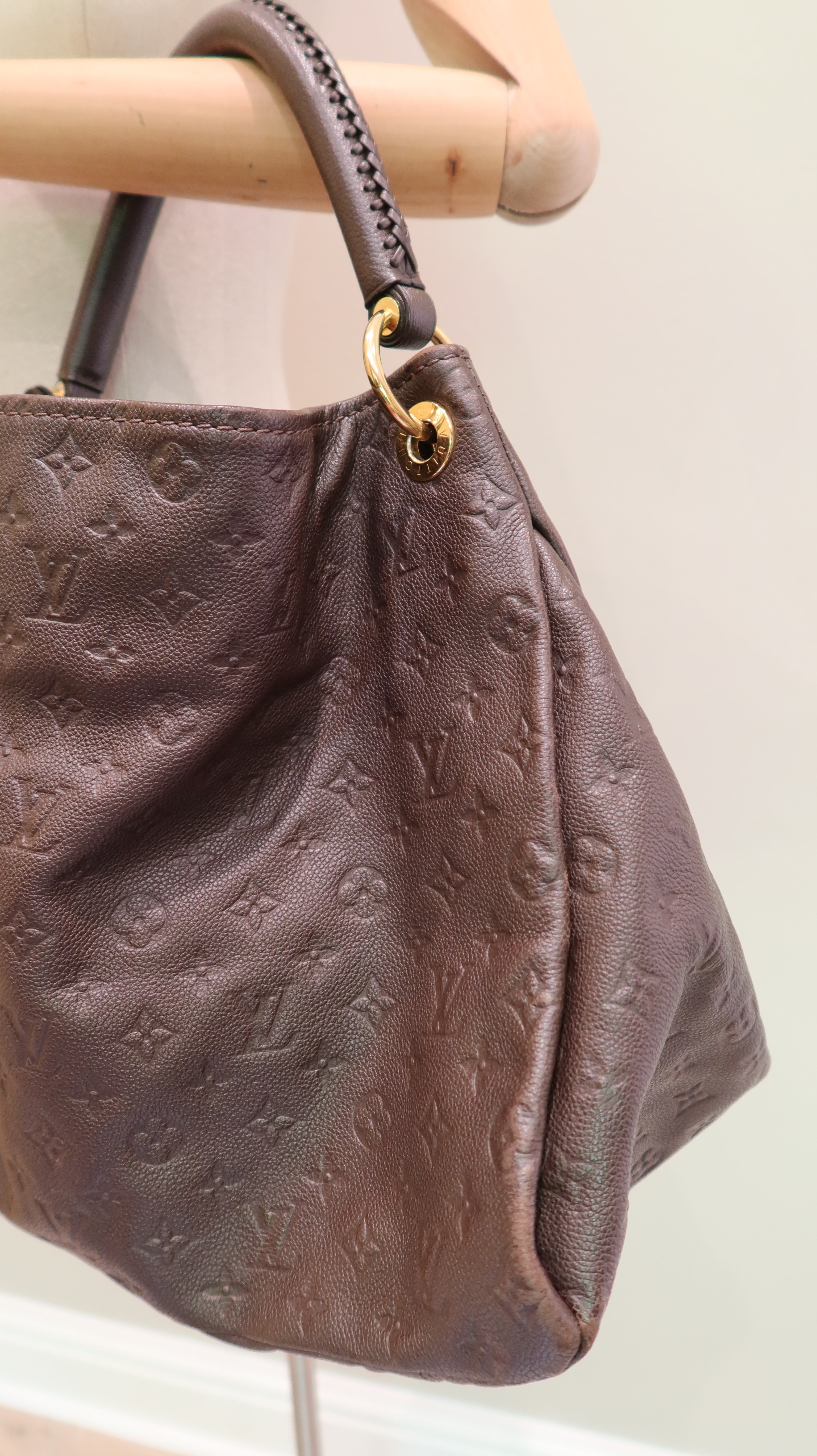 Louis Vuitton Artsy MM