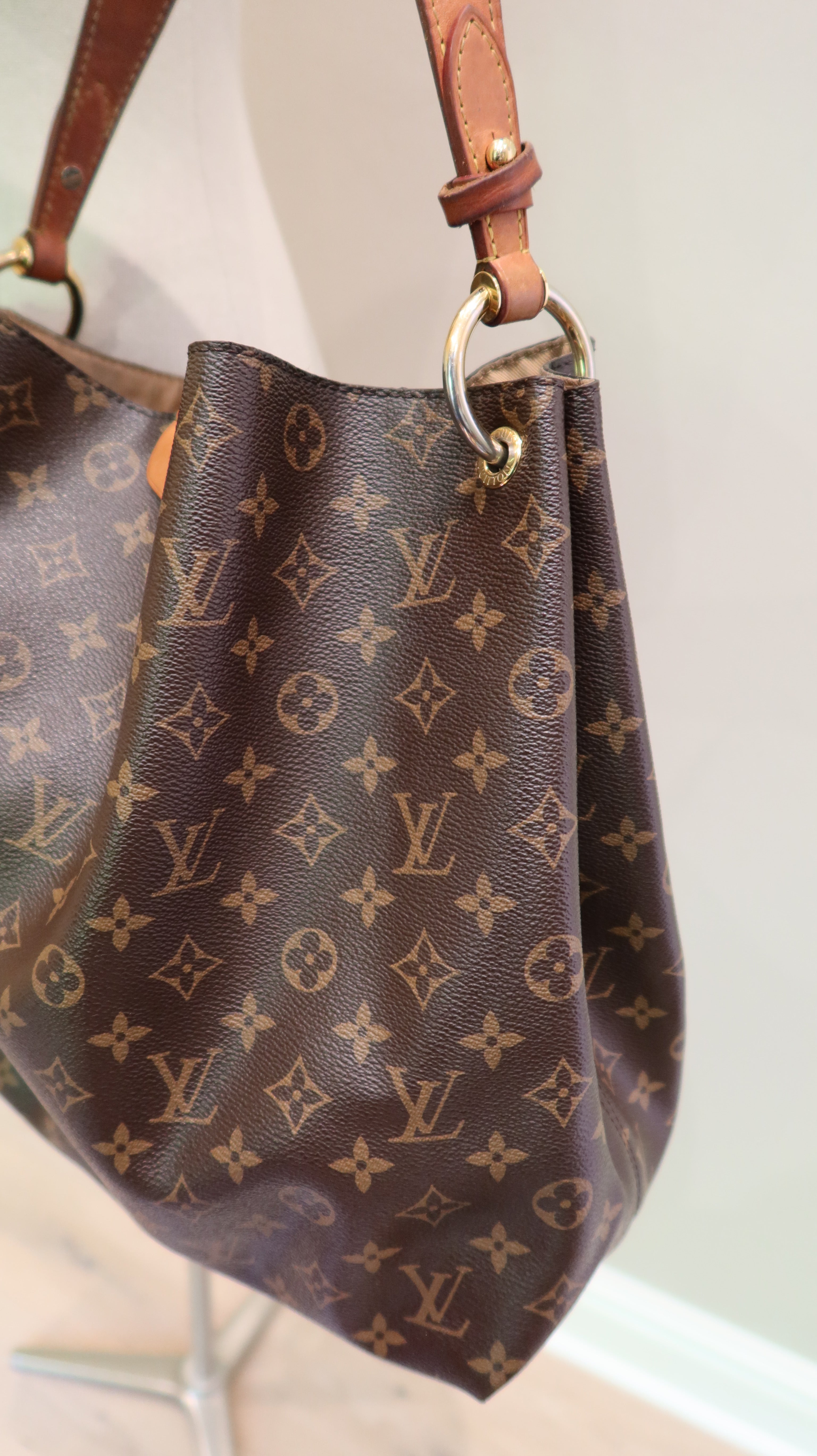 Louis Vuitton Graceful MM Shoulder Bag