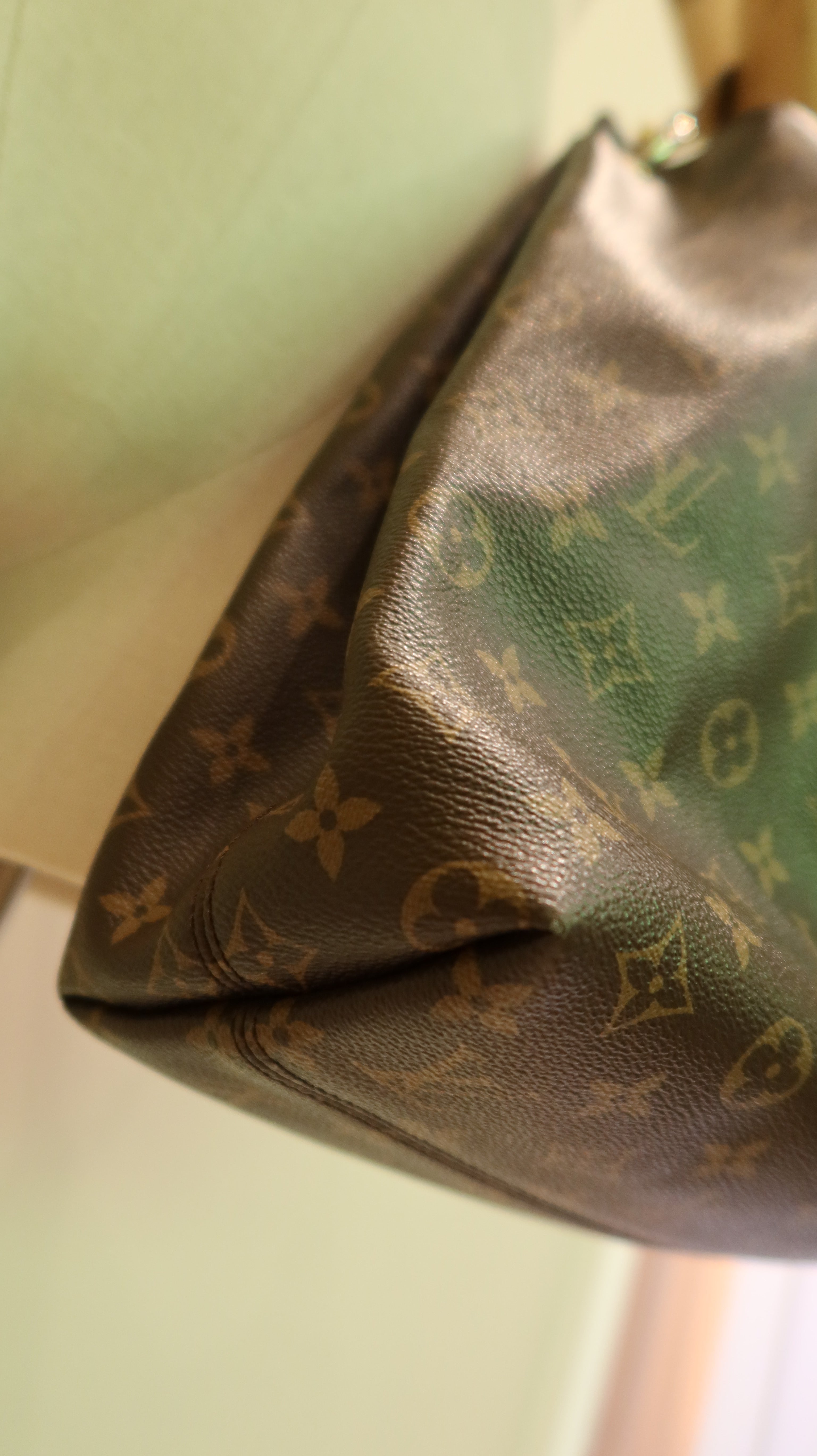 Louis Vuitton Graceful MM Shoulder Bag