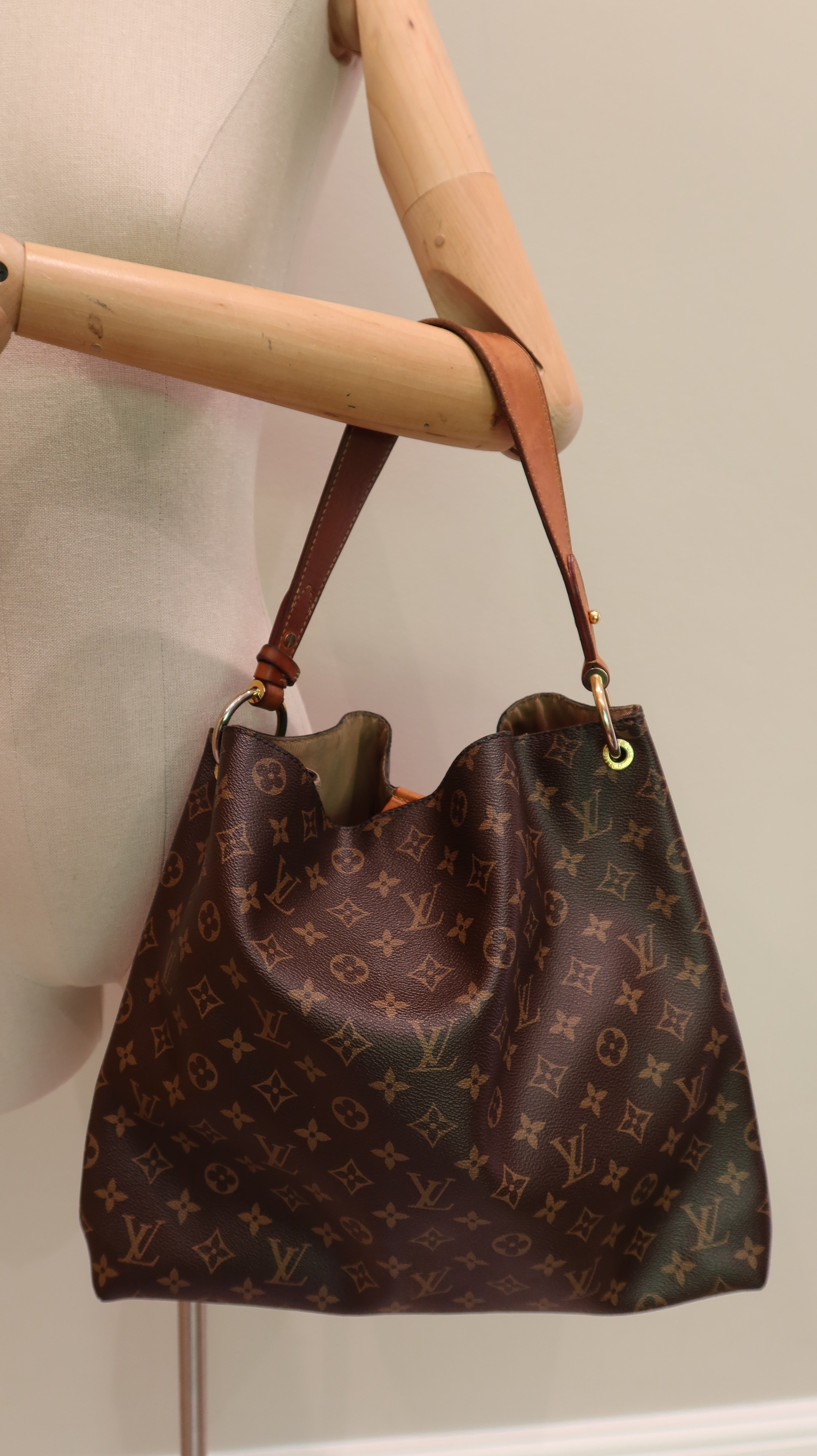 Louis Vuitton Graceful MM Shoulder Bag