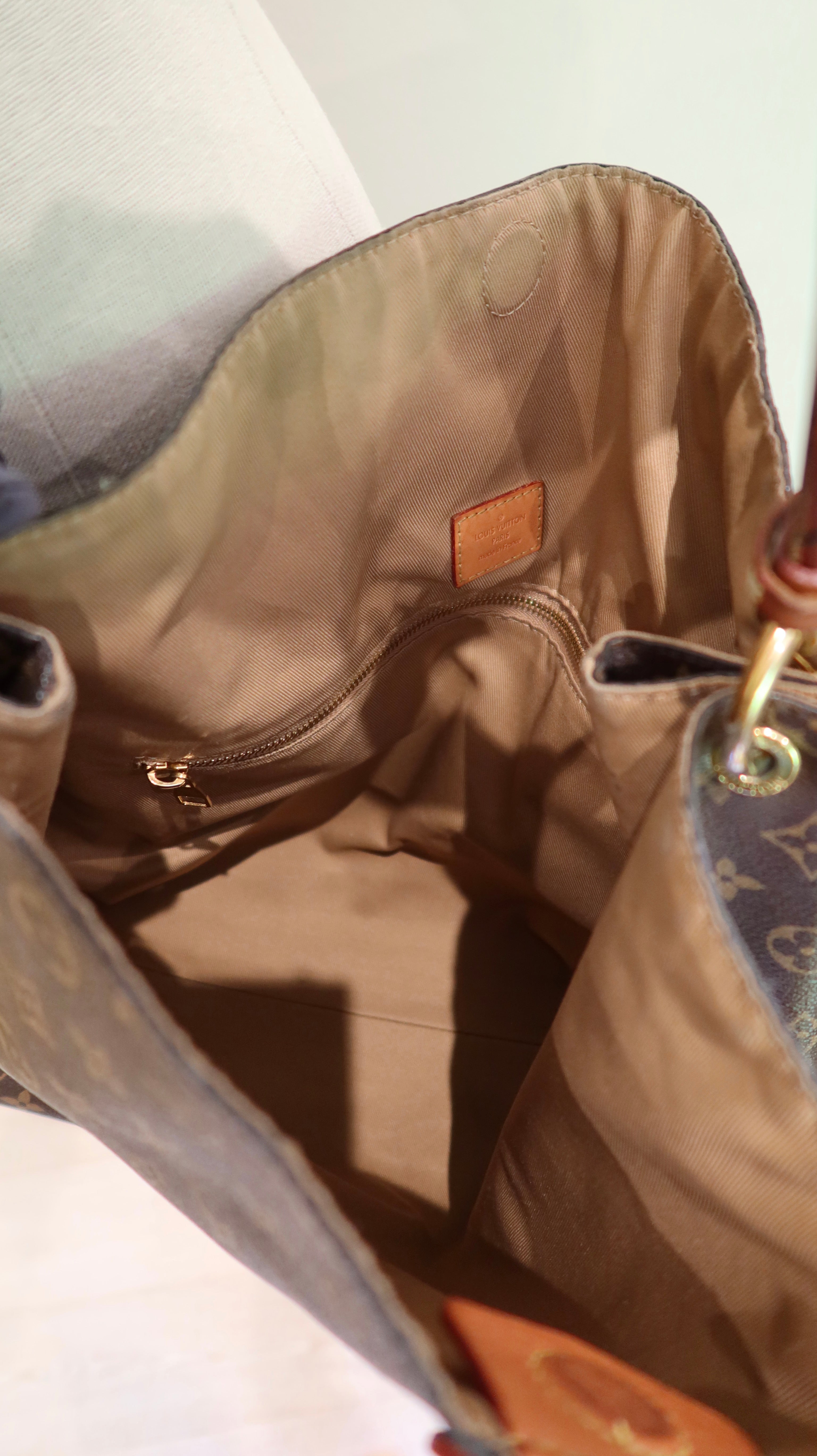 Louis Vuitton Graceful MM Shoulder Bag