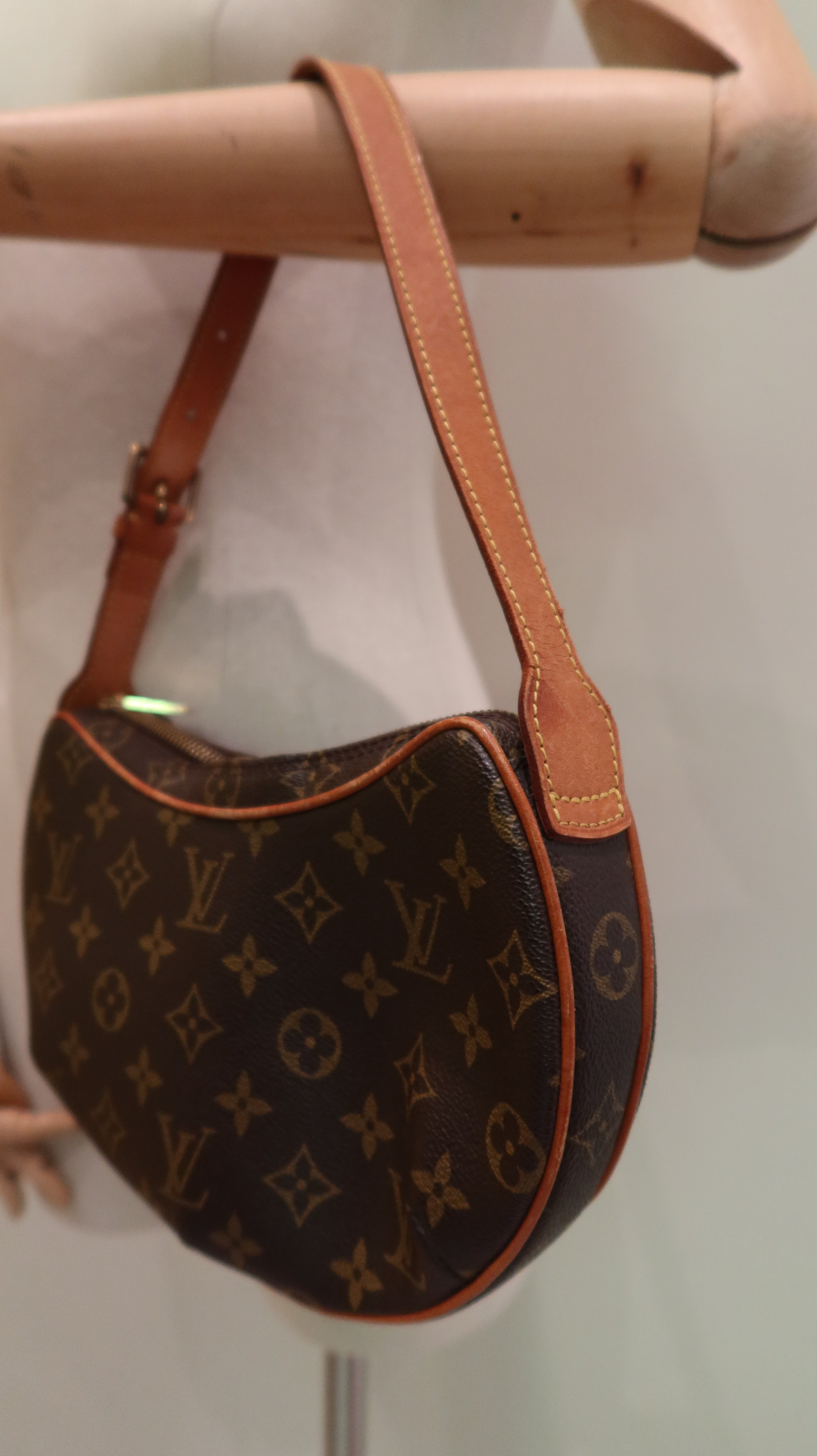 Louis Vuitton Croissant PM