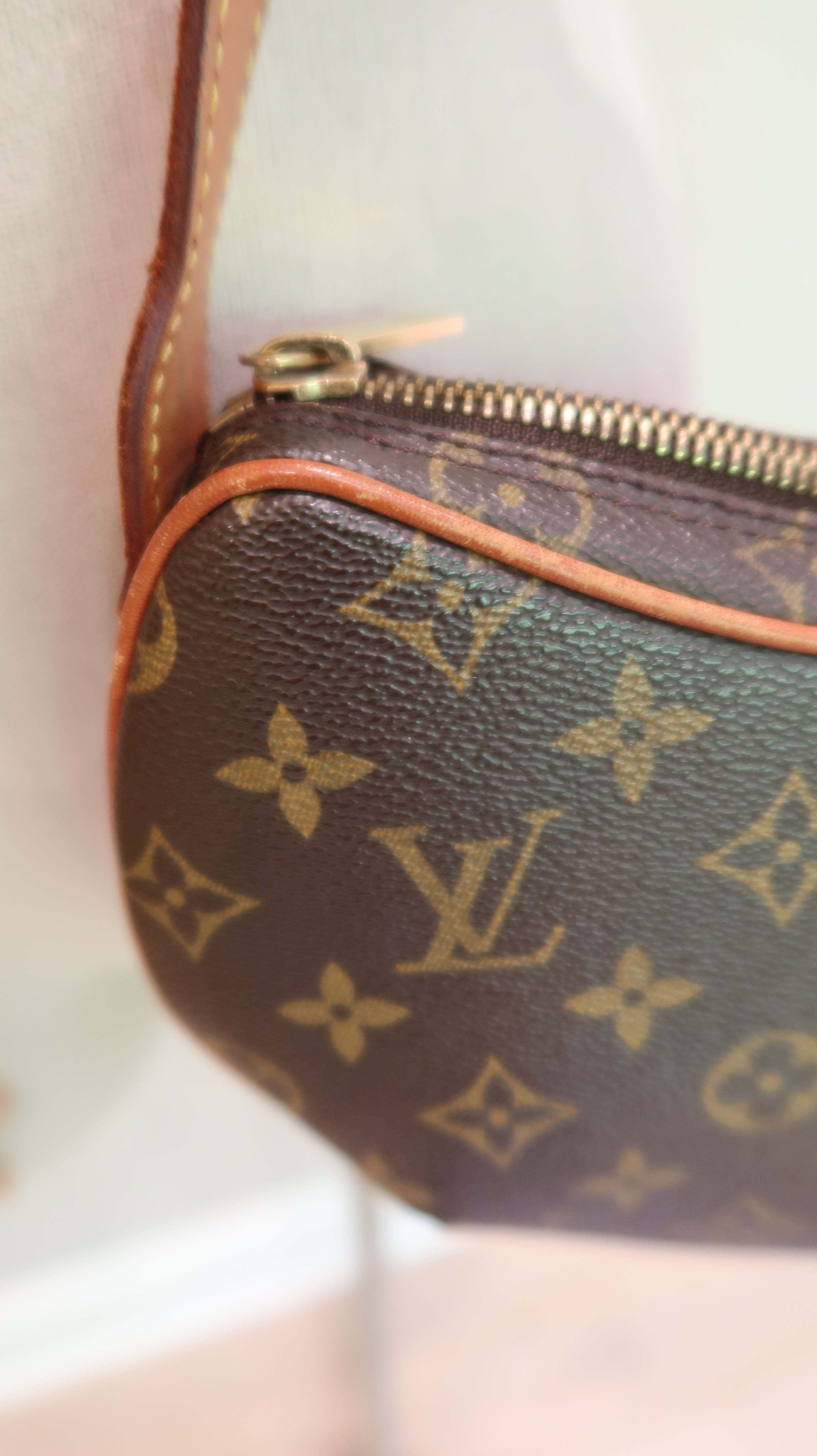 Louis Vuitton Croissant PM