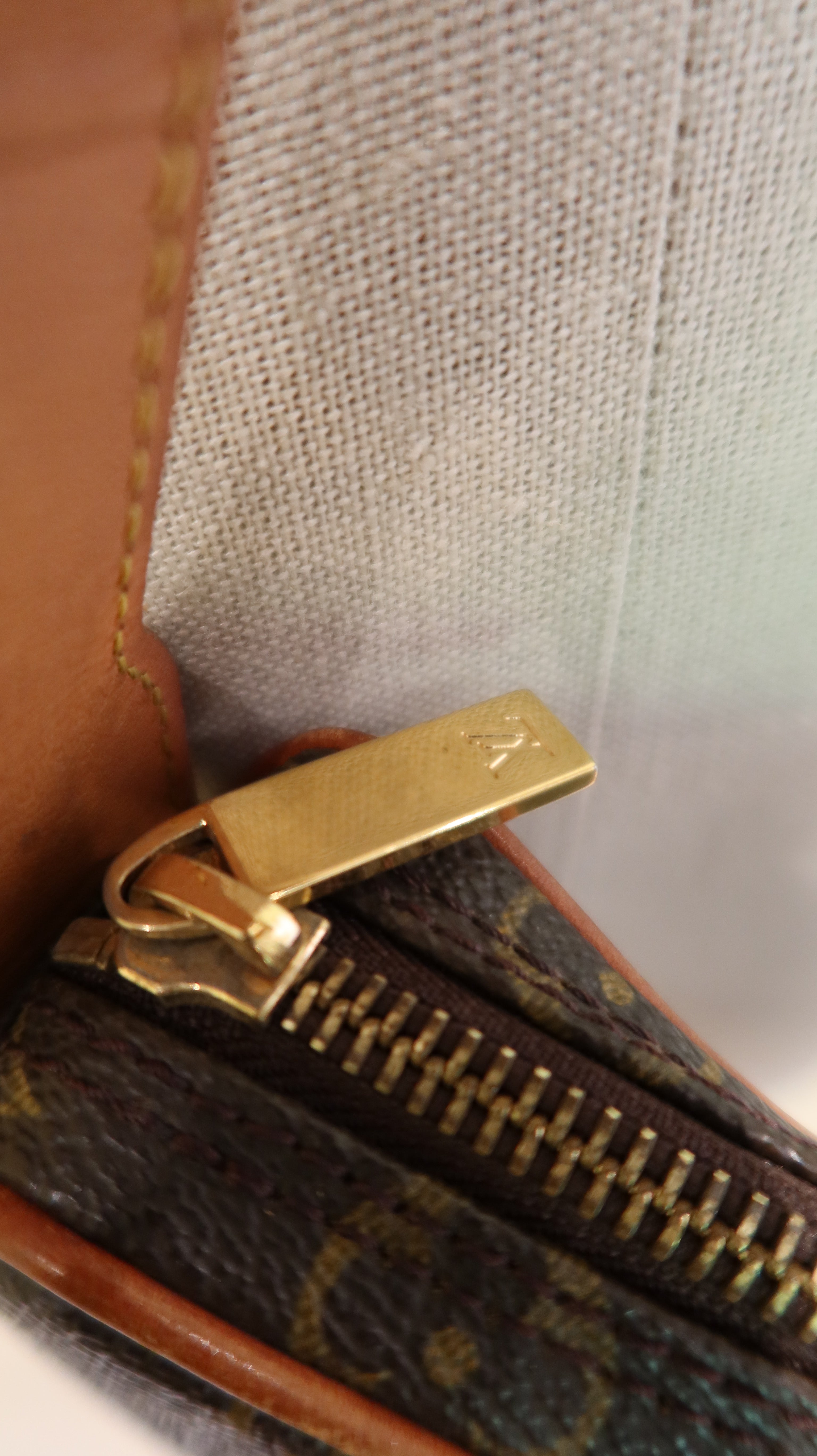 Louis Vuitton Croissant PM