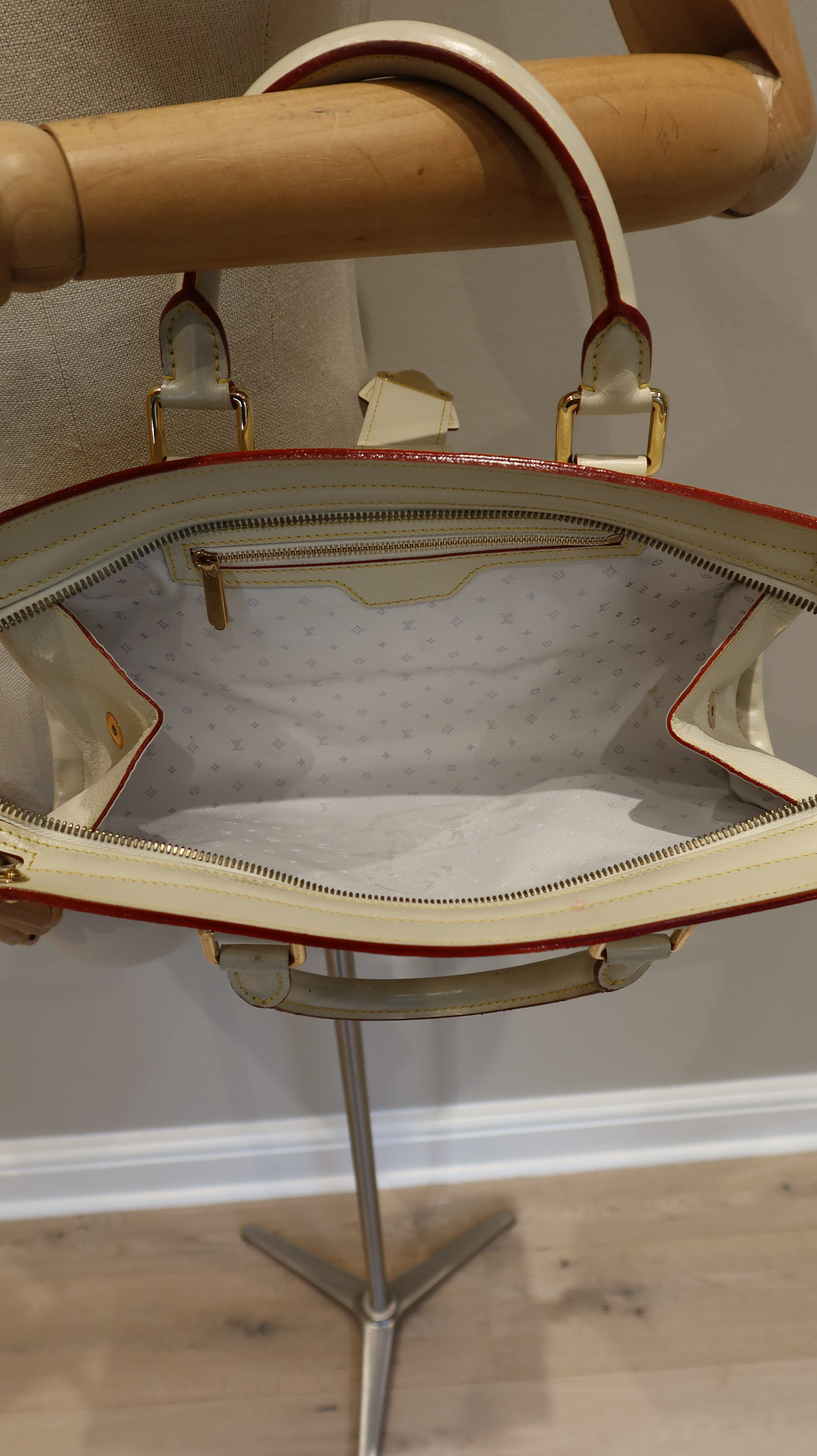 Louis Vuitton L’Epanoui Bag