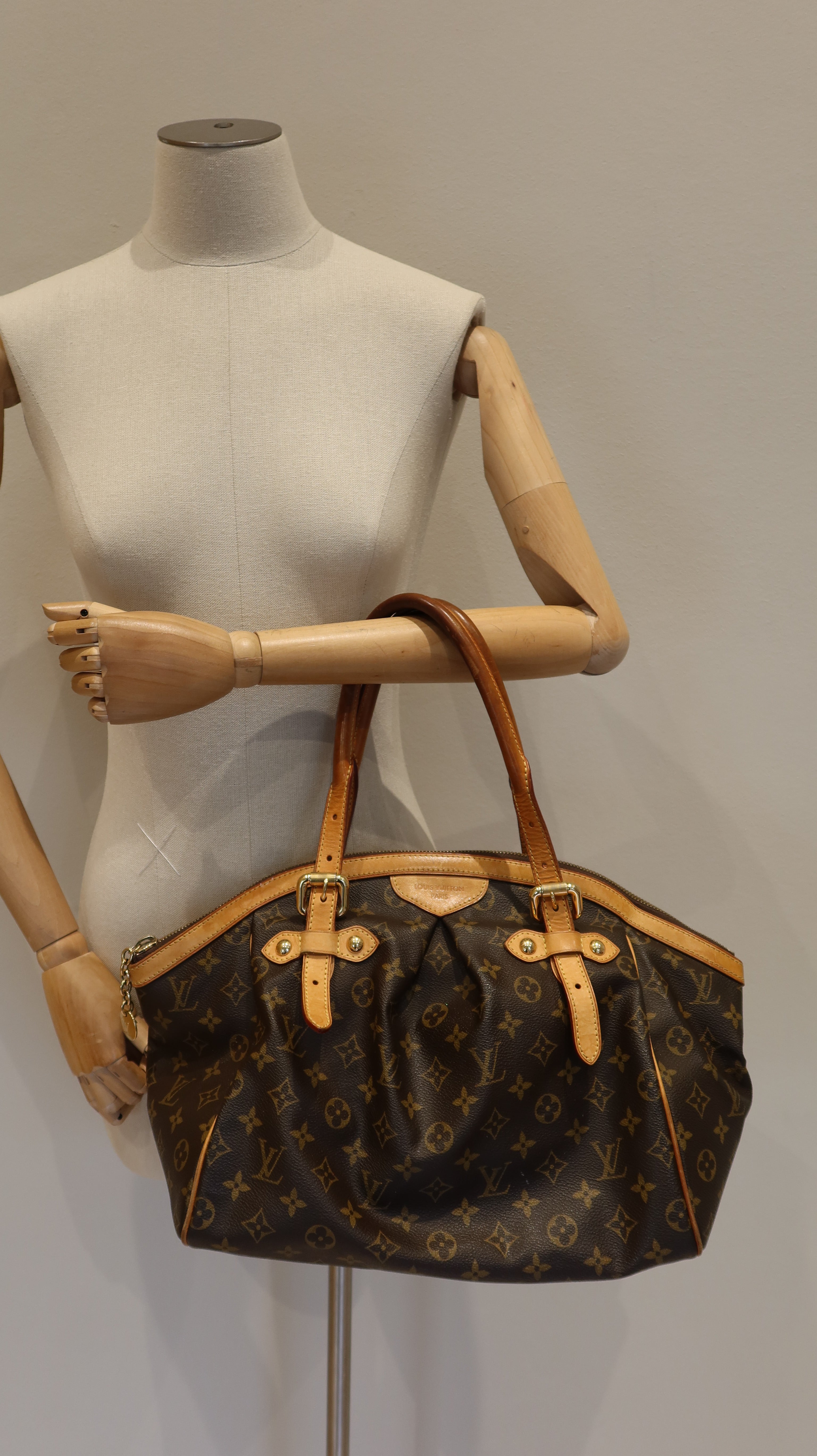 Louis Vuitton Tivoli GM Bag