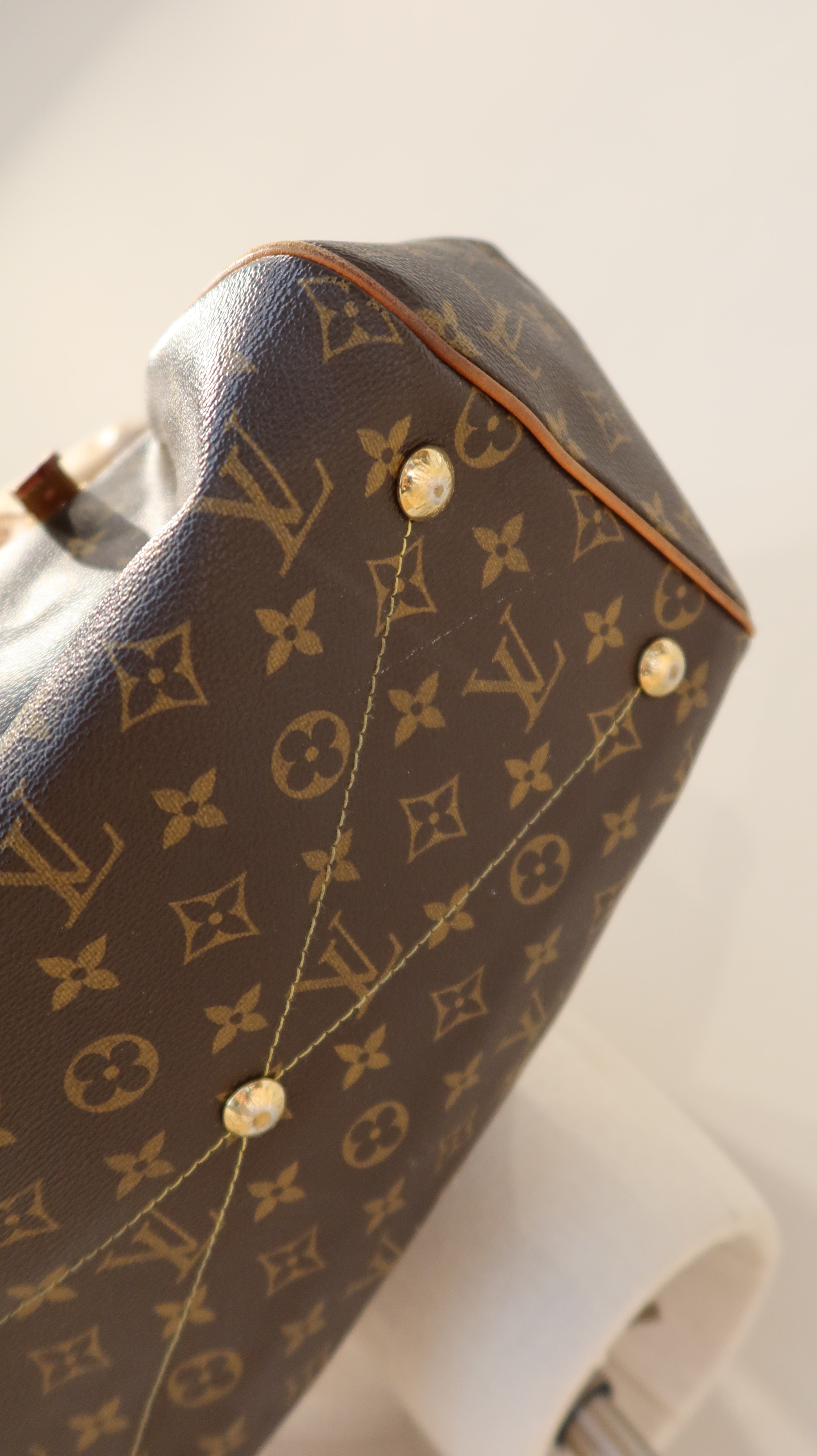 Louis Vuitton Tivoli GM Bag