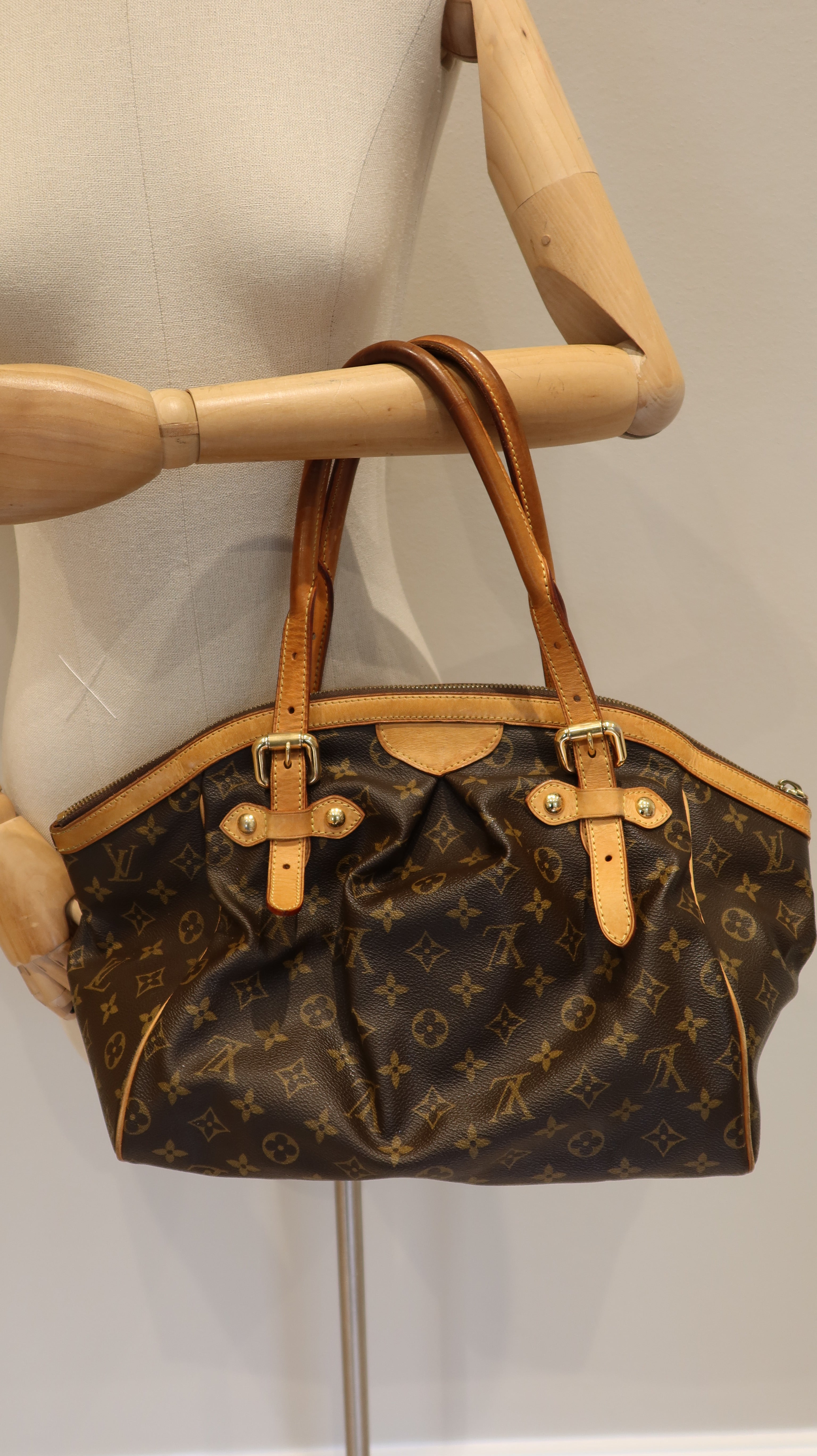 Louis Vuitton Tivoli GM Bag