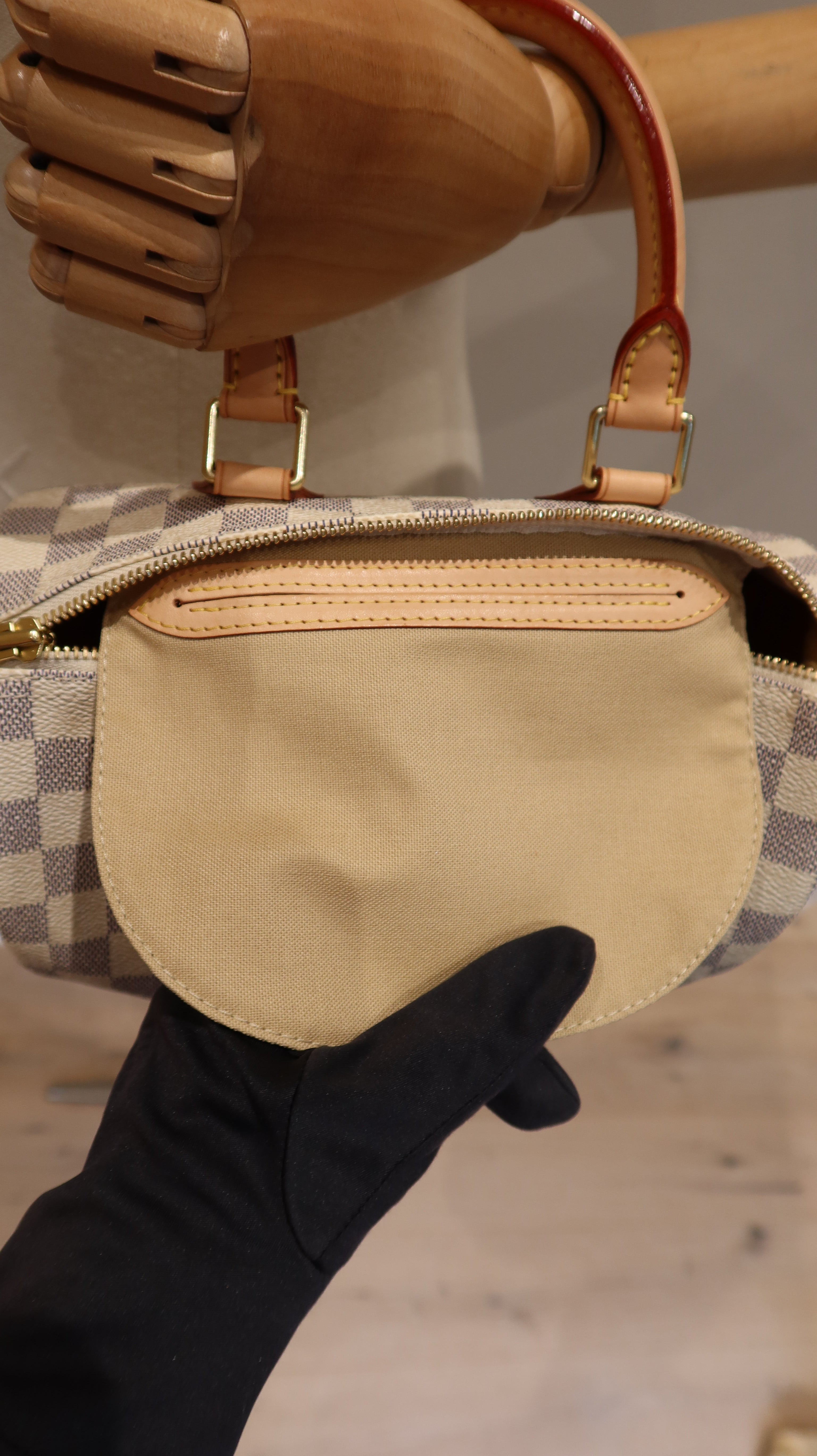 Louis Vuitton Speedy 25