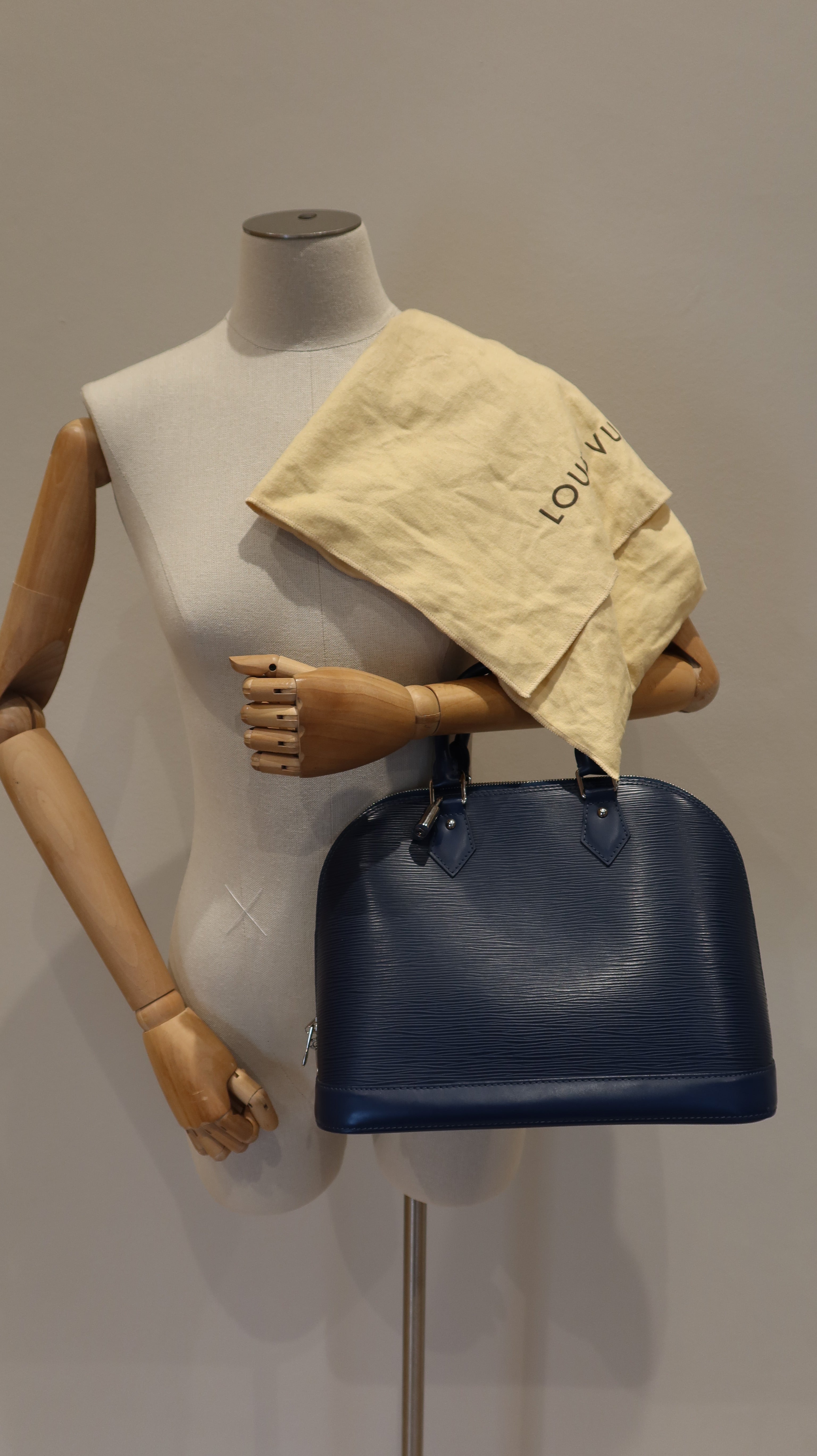 Louis Vuitton Alma PM