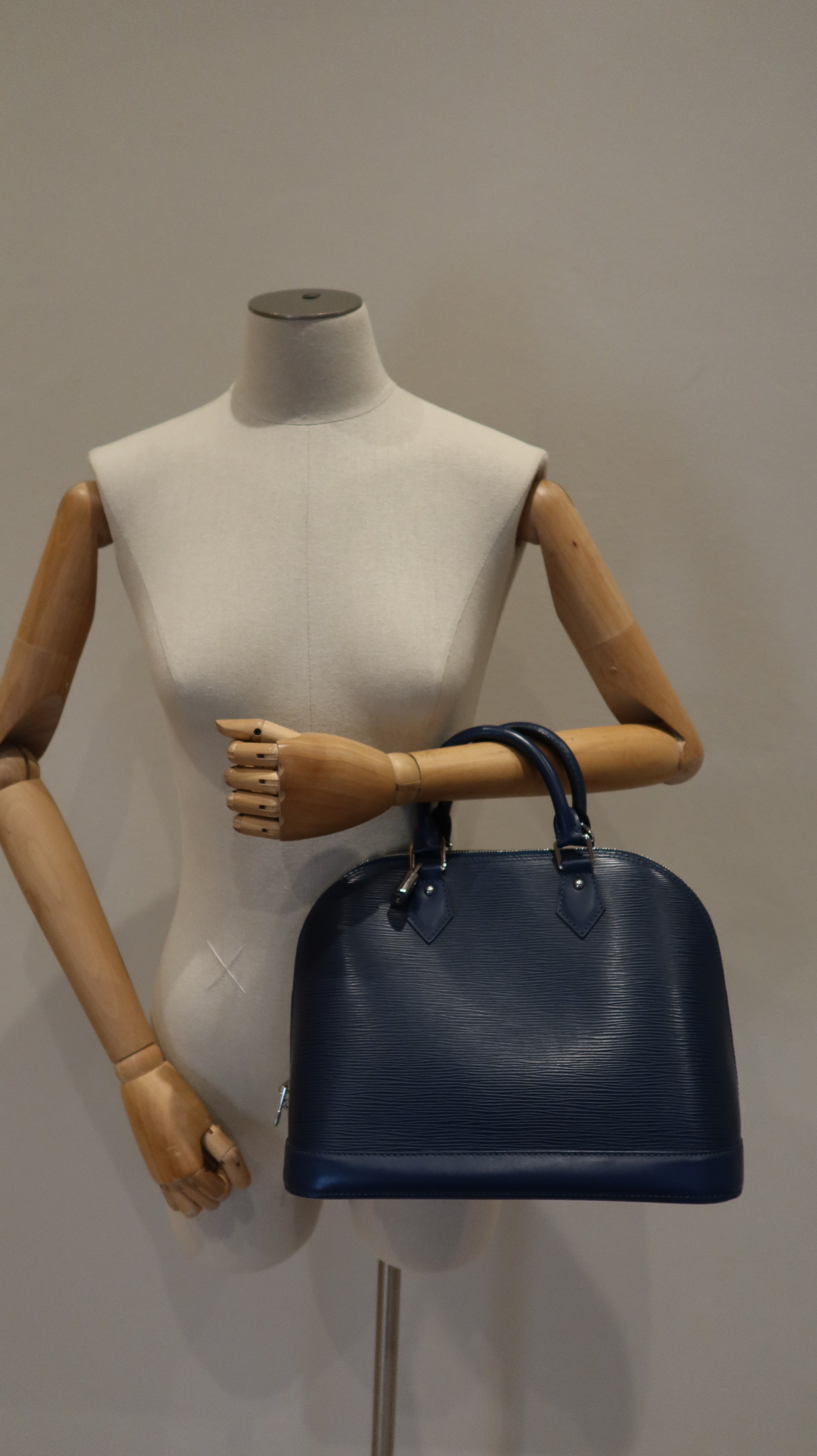 Louis Vuitton Alma PM