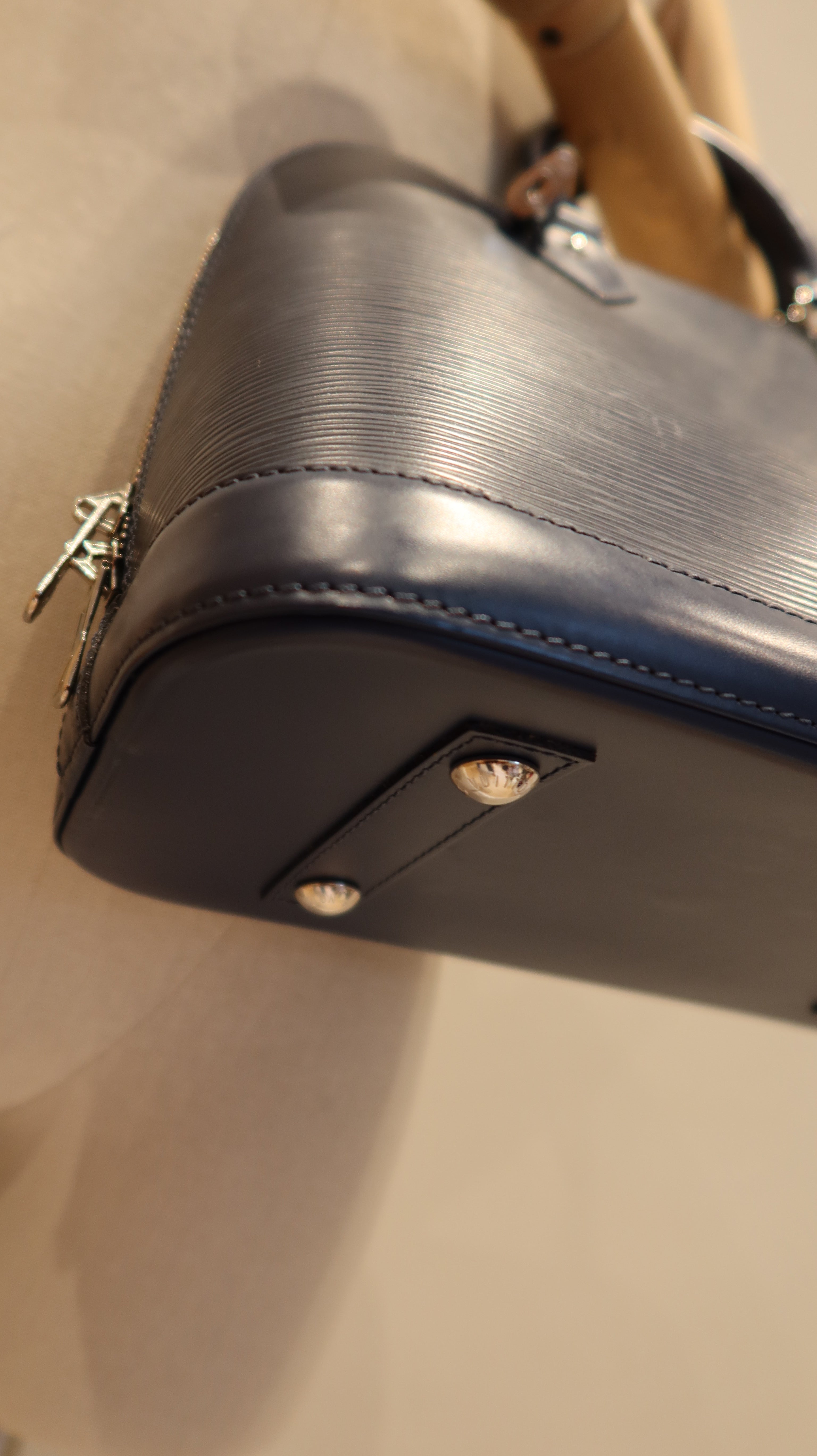 Louis Vuitton Alma PM