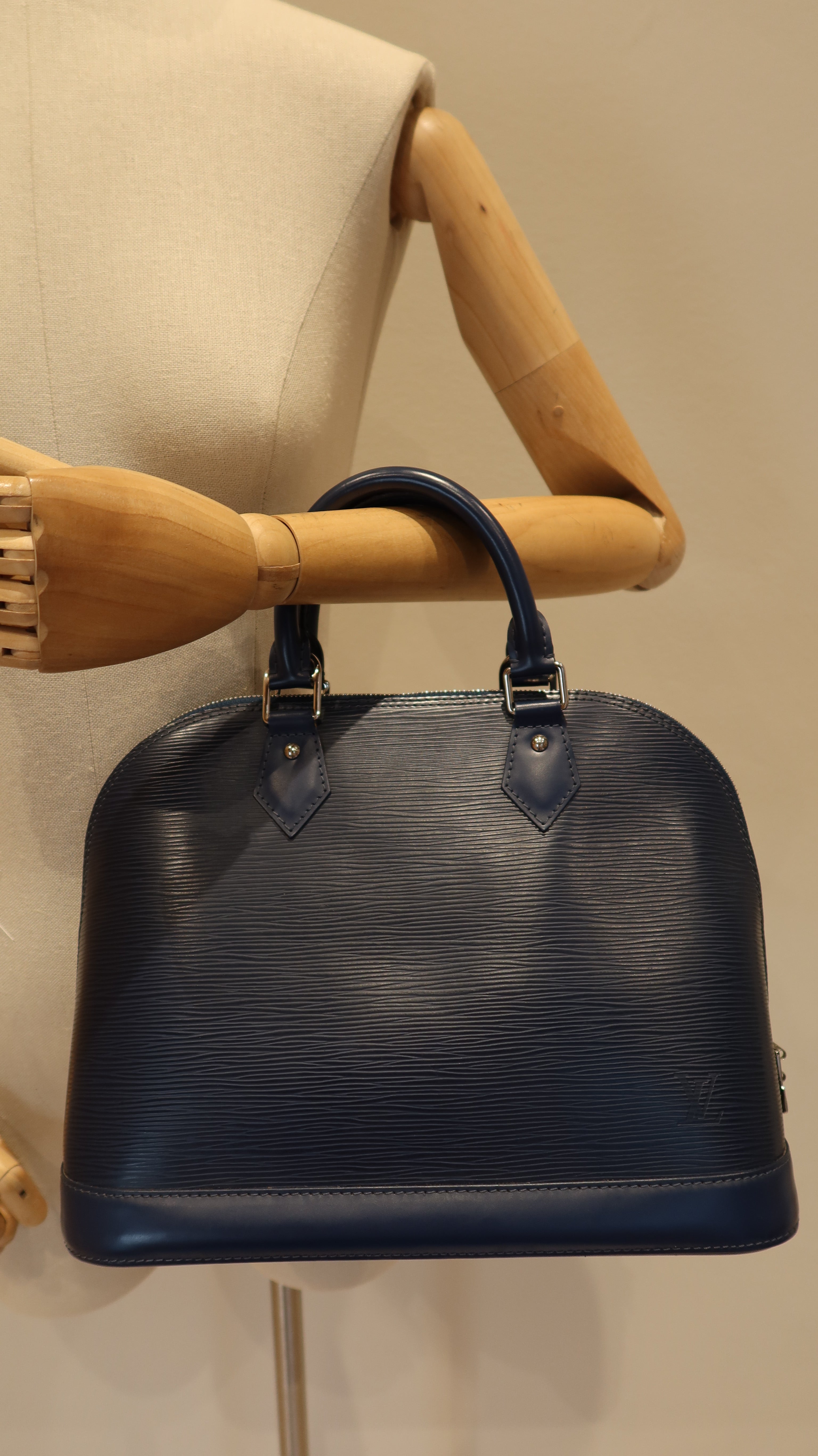 Louis Vuitton Alma PM