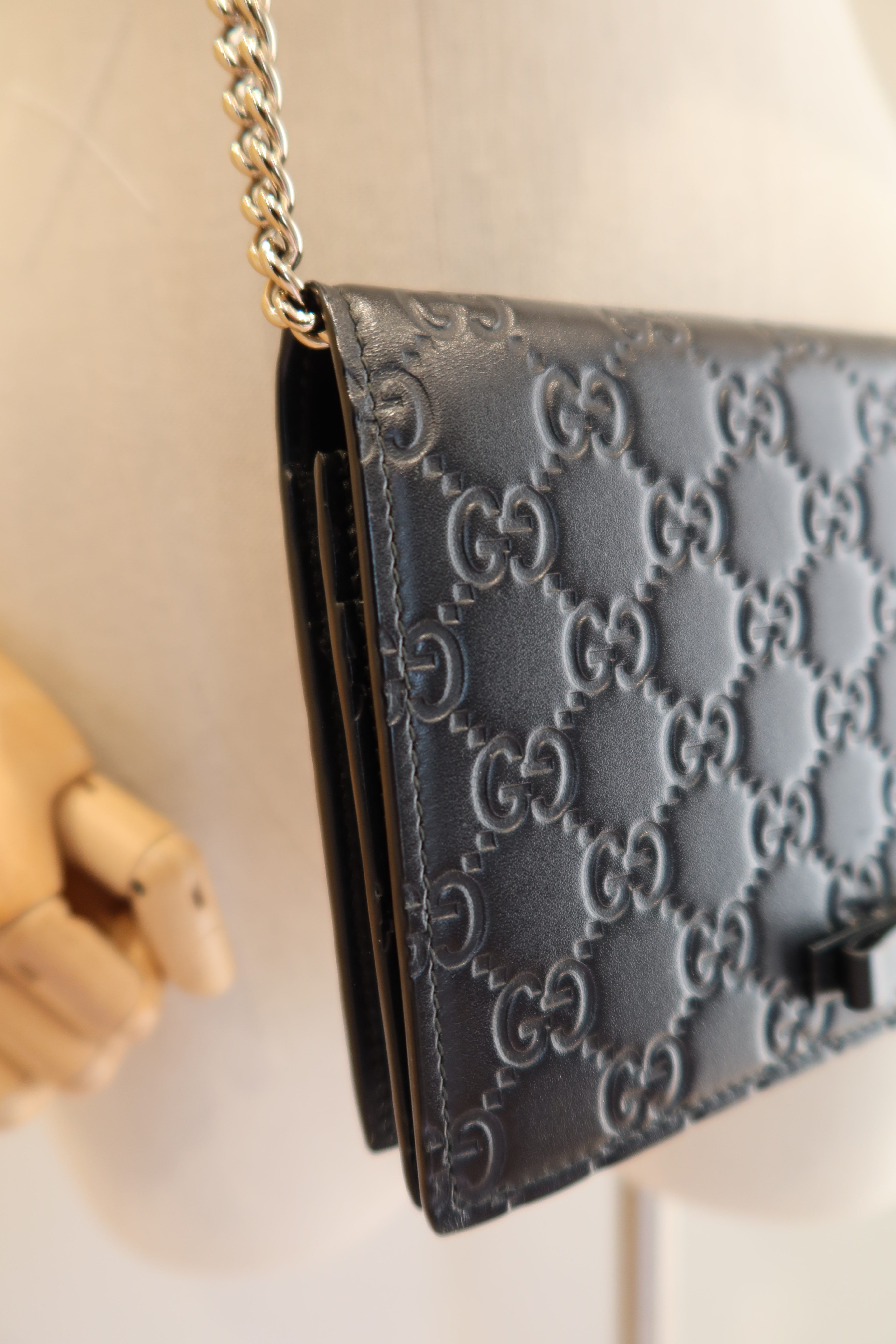 Gucci Wallet On Chain