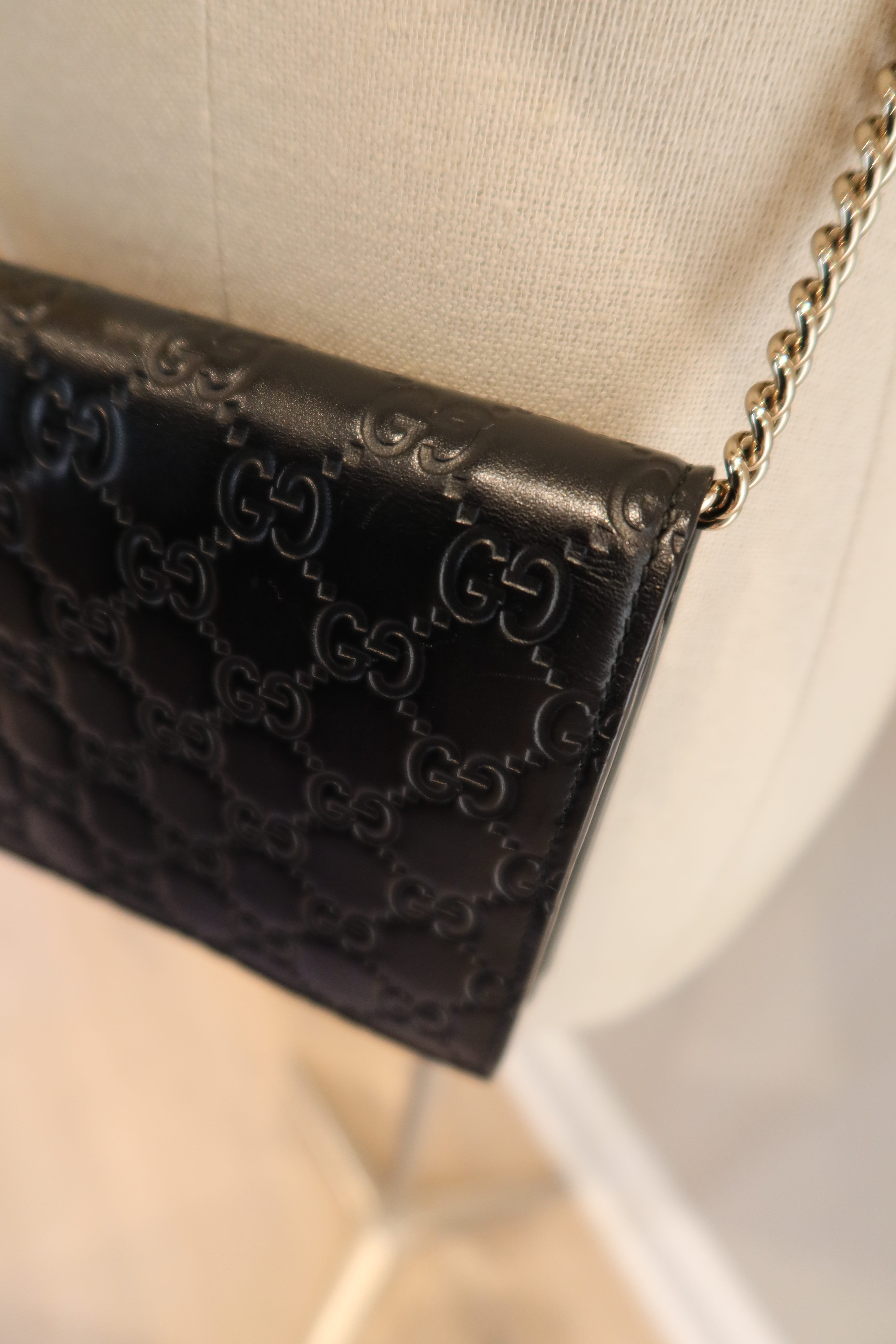 Gucci Wallet On Chain