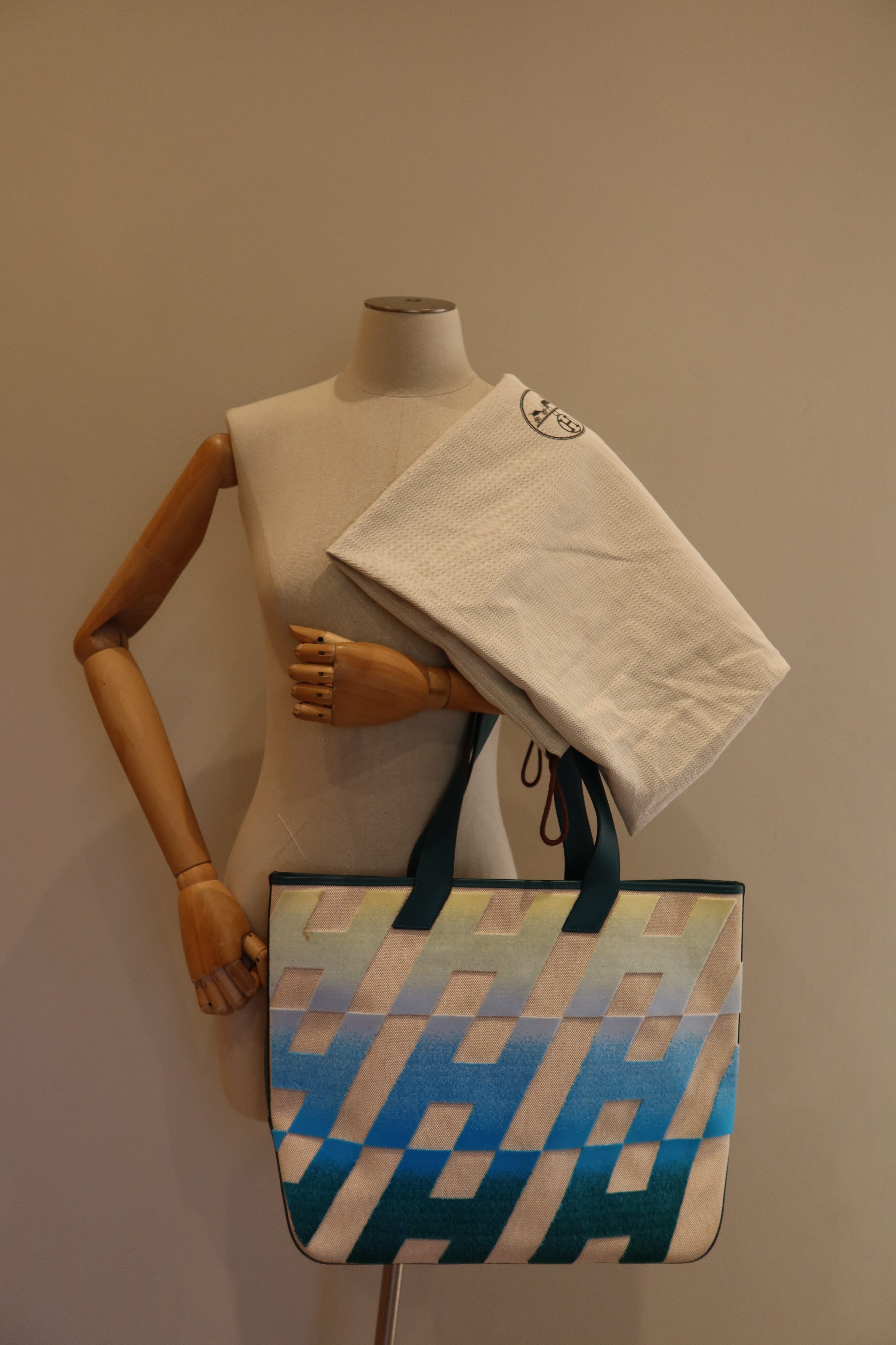 Hermès Cabas H en Biais 40 Bag