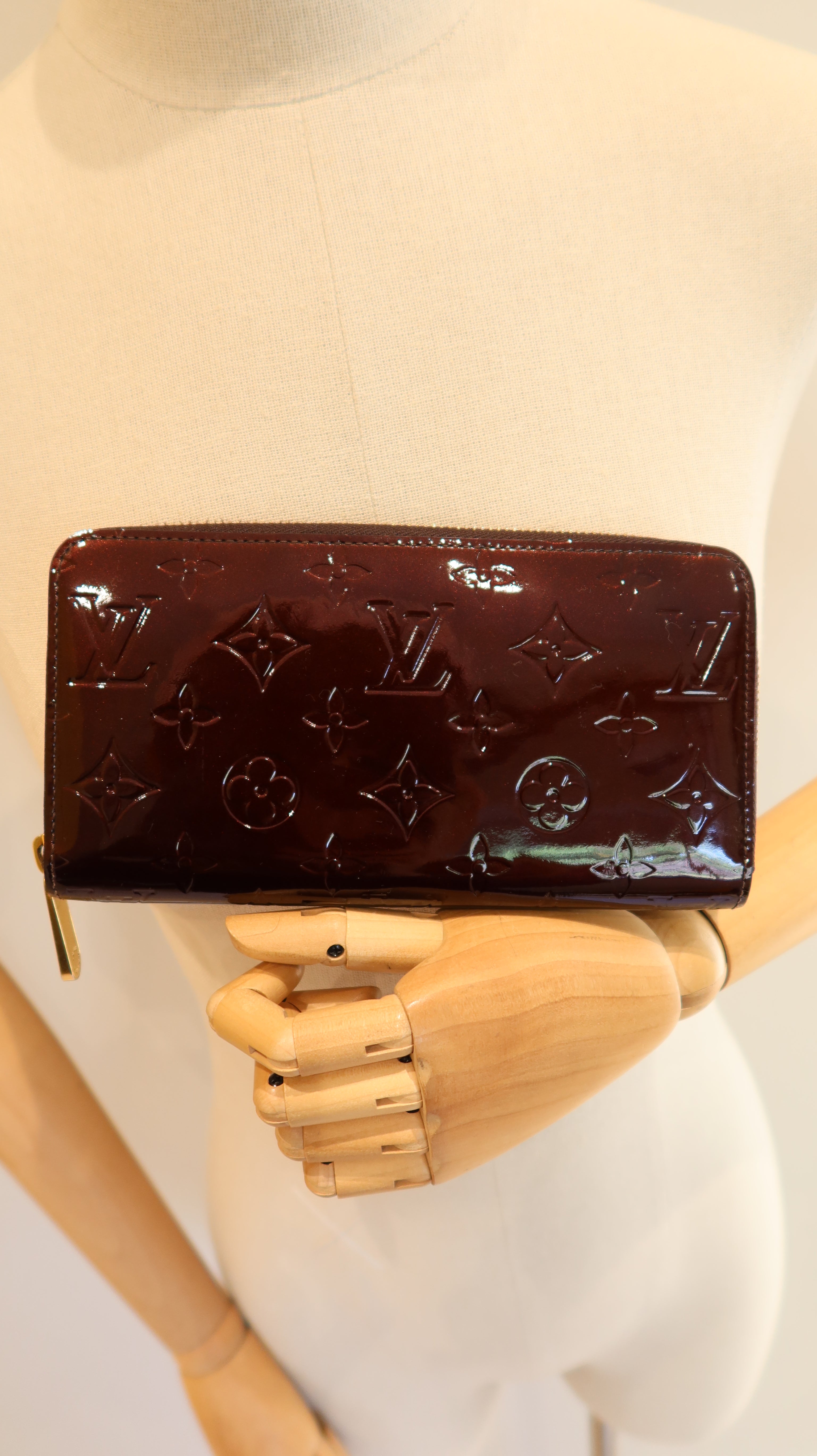 Louis Vuitton Zip Around Wallet